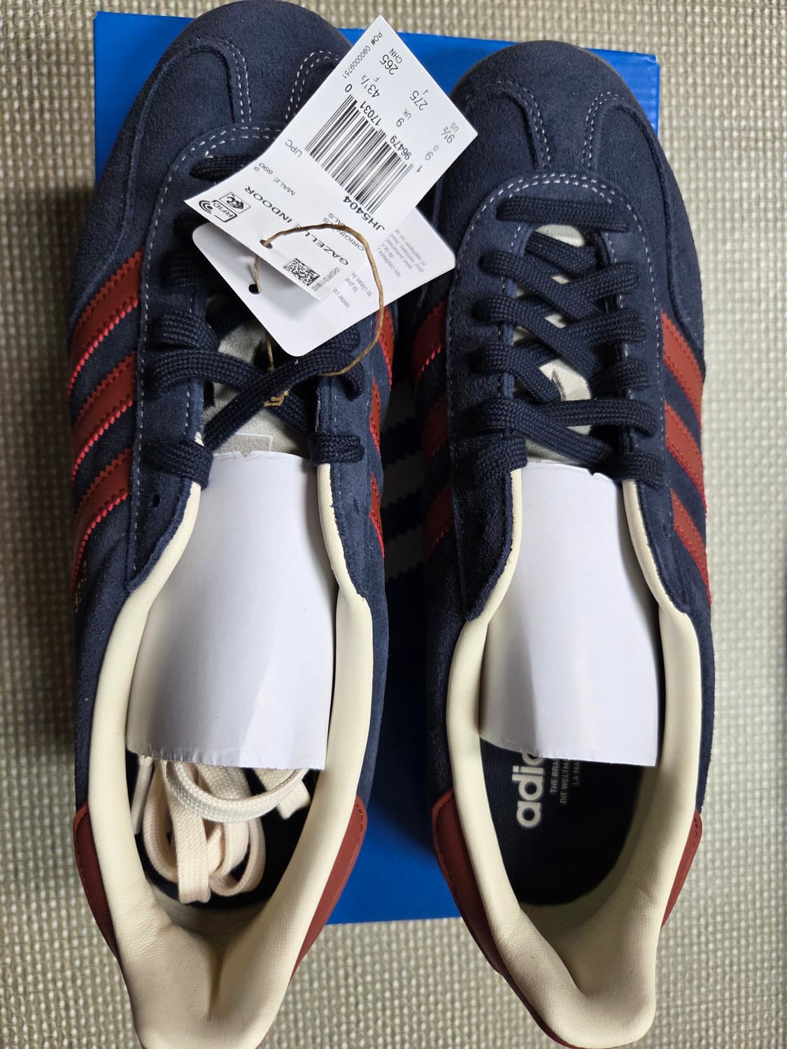 아디다스 가젤 인도어 레전드 잉크 프리러브드 루비 팝니다. 상품이미지6