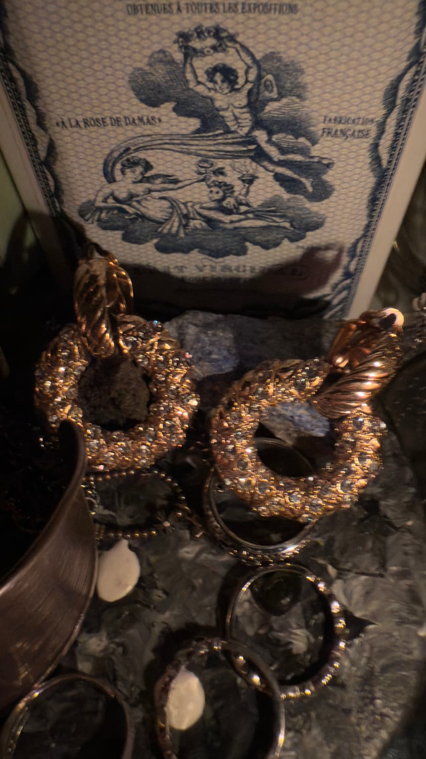 생로랑 클립 온 라인스톤 귀걸이 상품이미지1