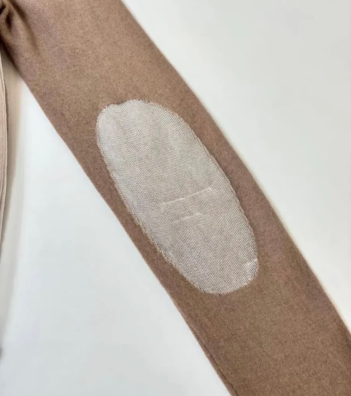 마르지엘라 엘보우 패치 시스루 니트 상품이미지3