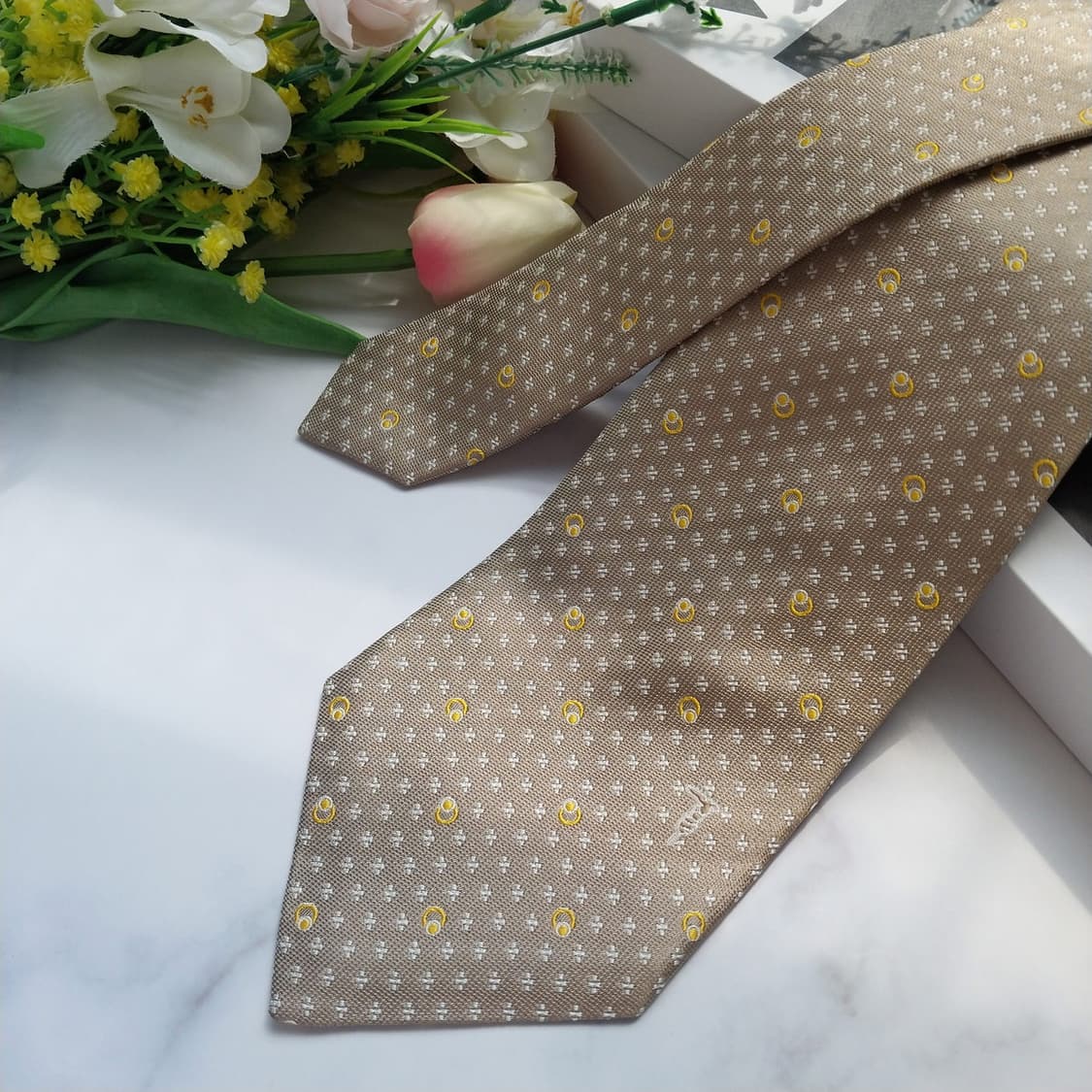 트루사르디 실크 베이지 도트 넥타이 9.4cm A+등급 K911
 상품이미지3