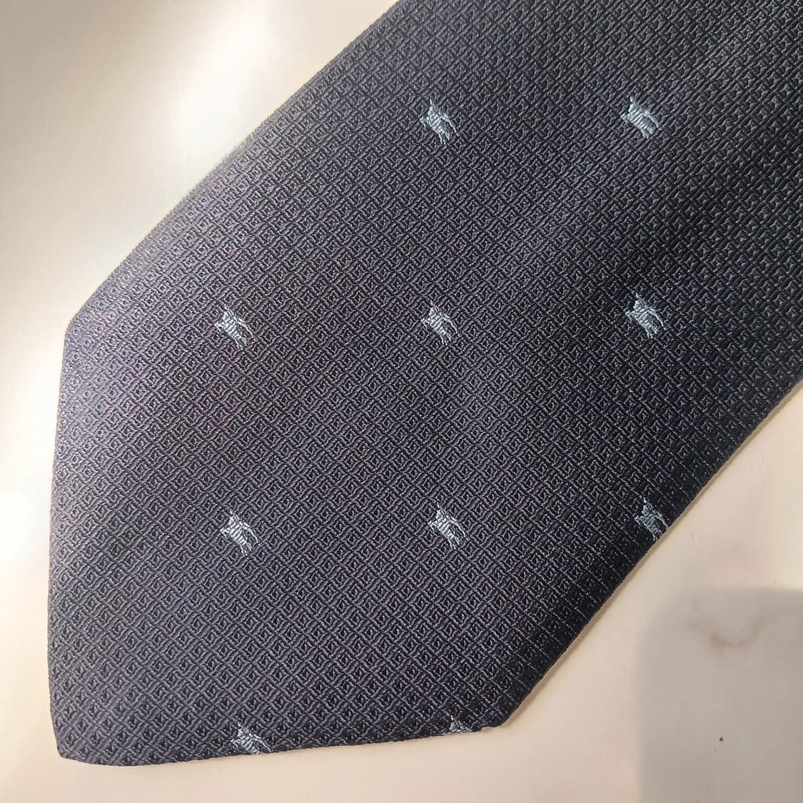 버버리 실크 네이비 기마사 패턴 넥타이 9.5cm A+등급 E890
 상품이미지6