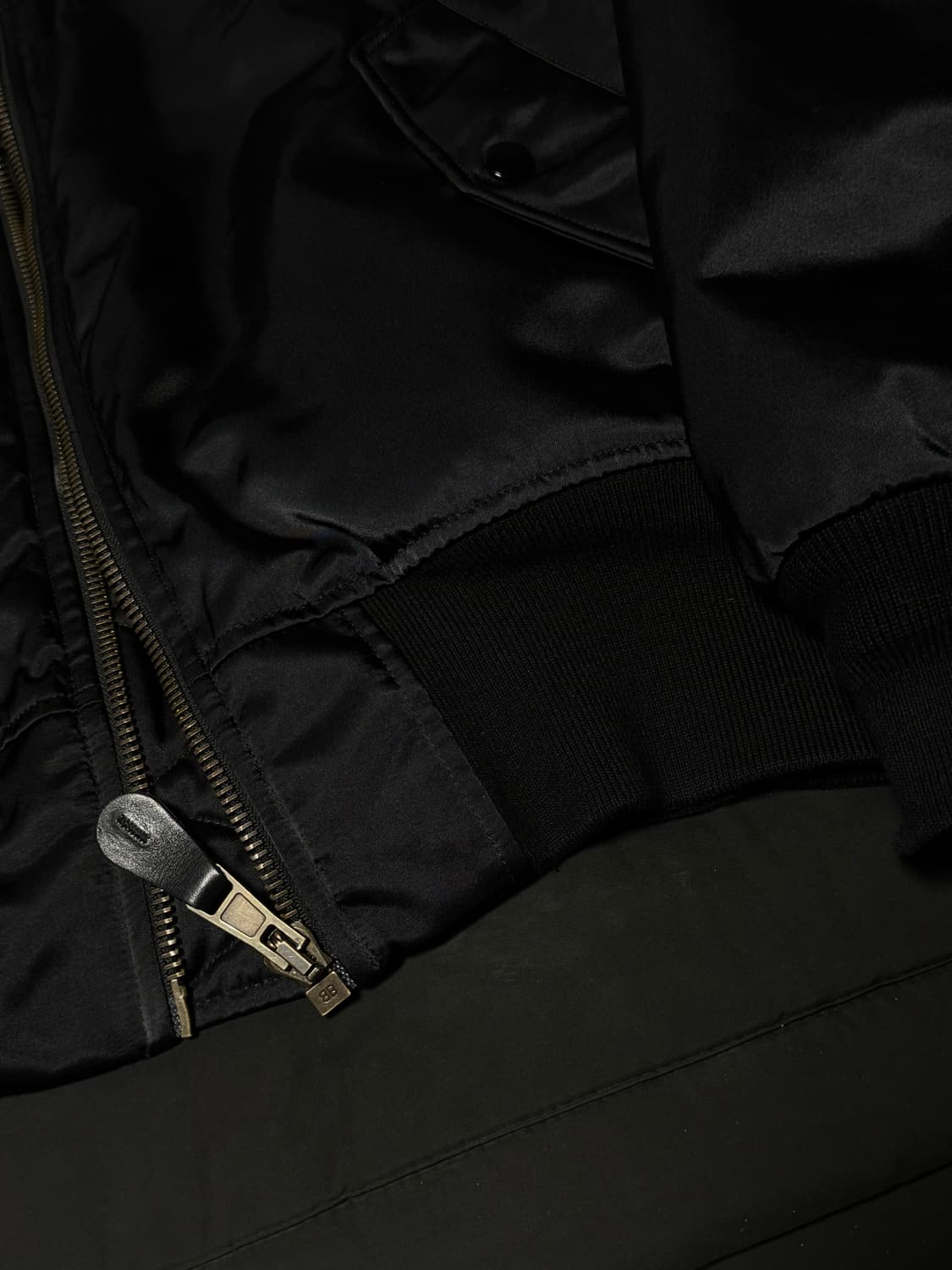 발렌시아가 18s/s 웨이브 로고 MA-1 봄버 자켓 블랙 (44) 상품이미지4