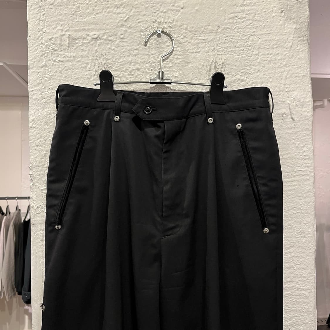 코그노멘 스터드 디테일 코튼 팬츠 상품이미지2