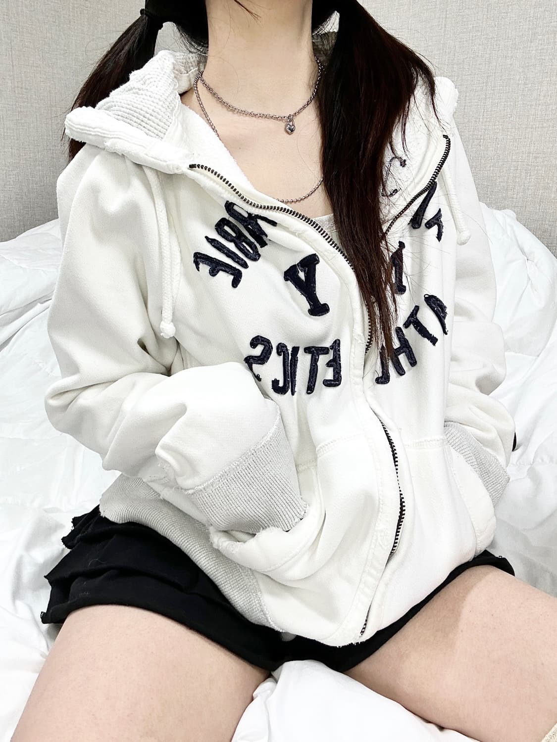 아베크롬비 빅로고 화이트 후드집업 상품이미지1