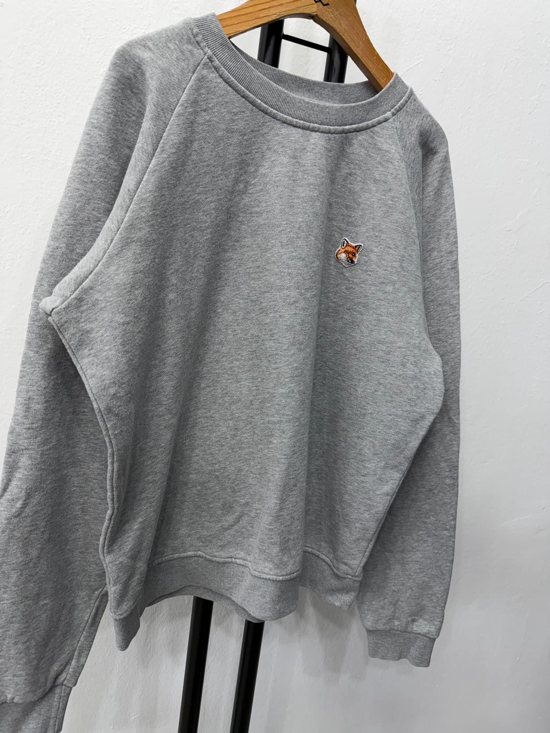 정품) 메종키츠네 여성 폭스 헤드 맨투맨 그레이 M 상품이미지2