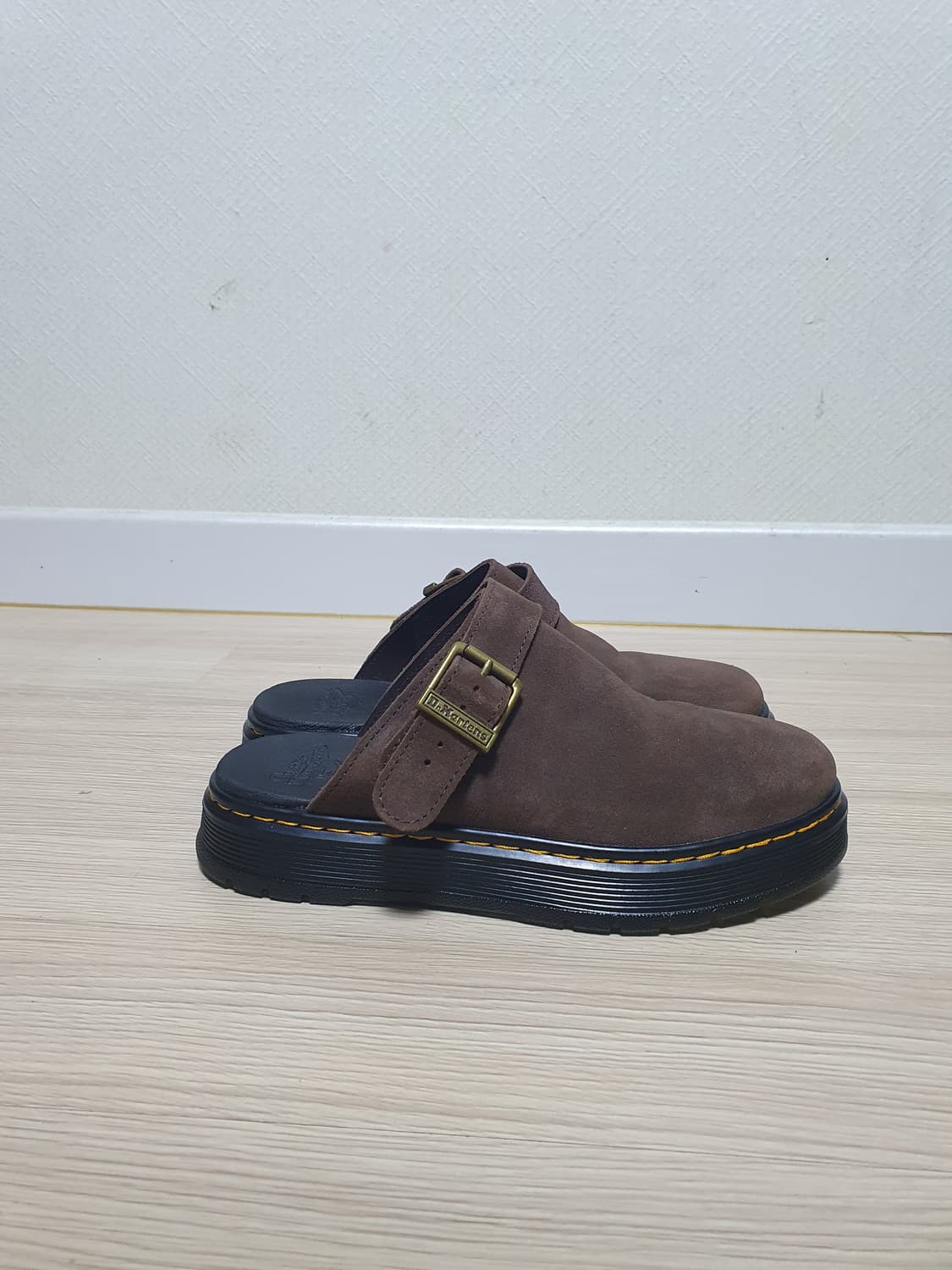 닥터마틴 브루클라인 뮬 슬리퍼 250 상품이미지1