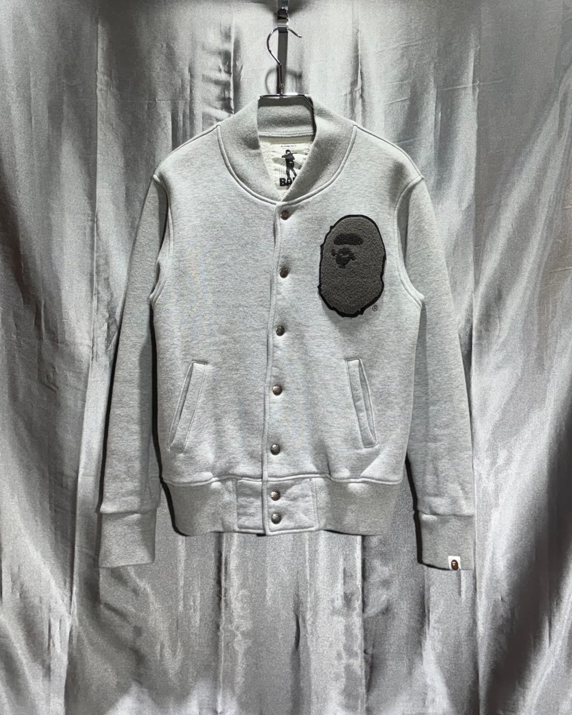 XS A BATHING APE 베이프 빅샤루 패치 코튼 그레이 바시티 상품이미지4