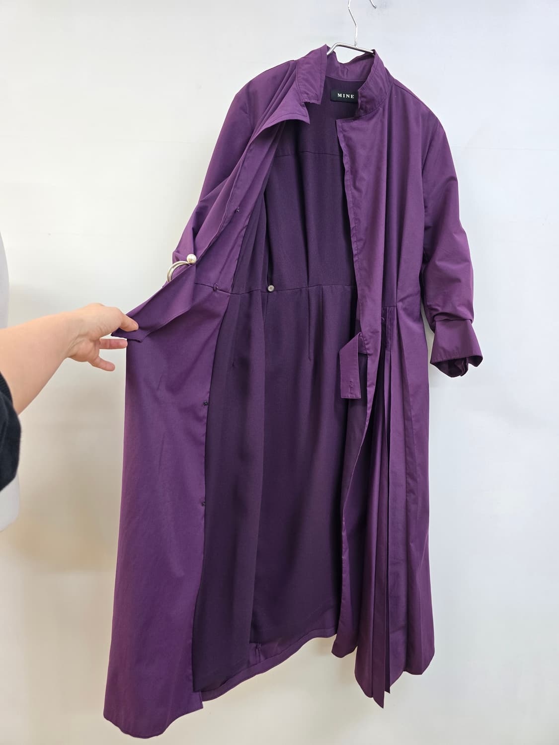 한섬 마인 진주벨티드 드레이프 플리츠 원피스 상품이미지8