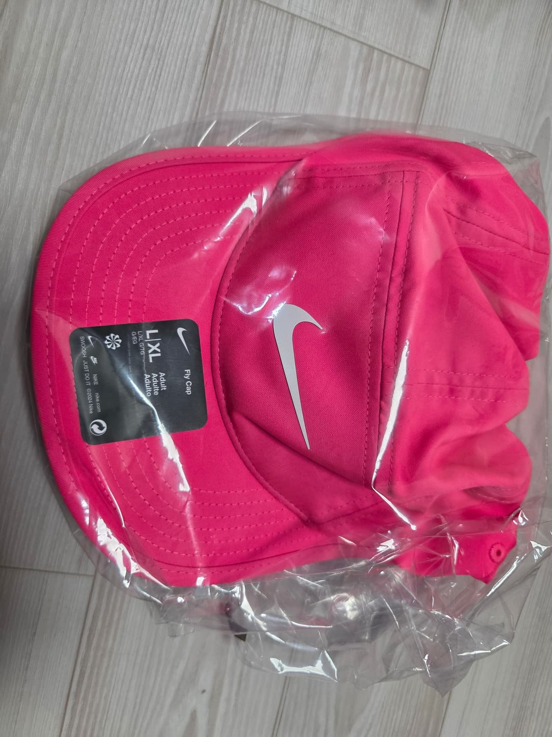 나이키 드라이핏 플라이 언스트럭처 스우시 캡 하이퍼 팝니다. 상품이미지2