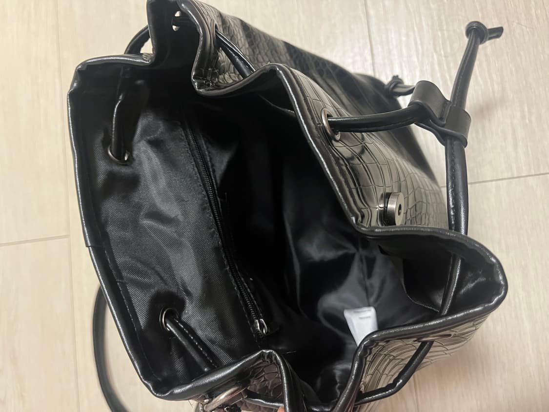 네스티팬시클럽 CHAIN BUCKET BACKPACK 상품이미지5