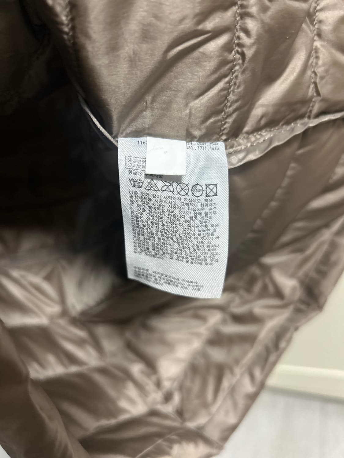 유니클로 경량패딩조끼 여성 XL 상품이미지6