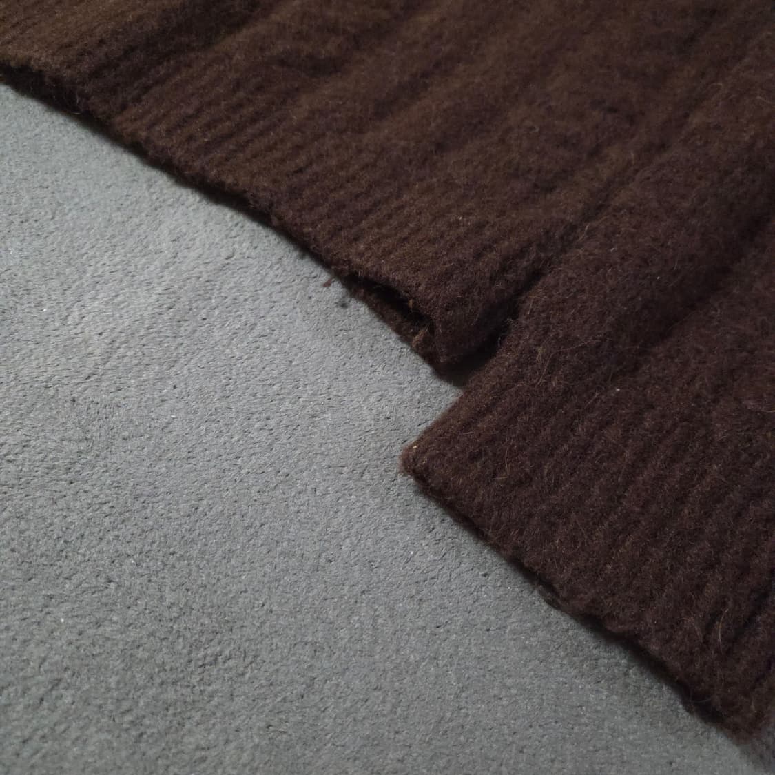 엘보른 딥브라운 알파카 가디건 상품이미지5