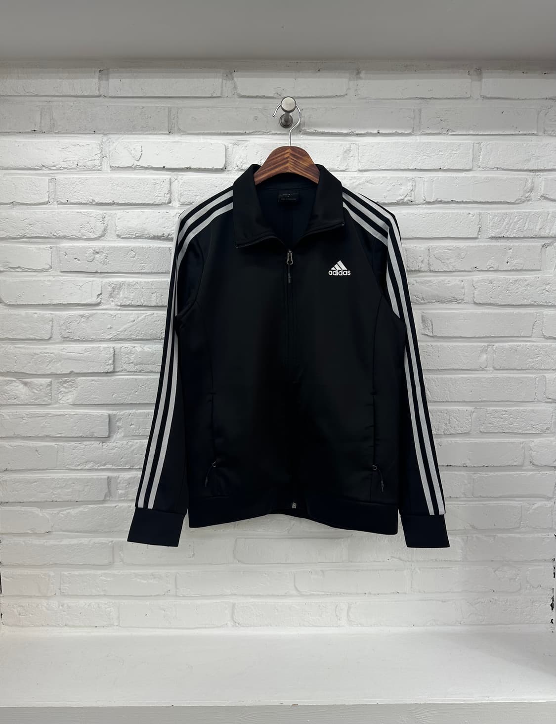 아디다스 삼각로고  블랙 져지 상품이미지3