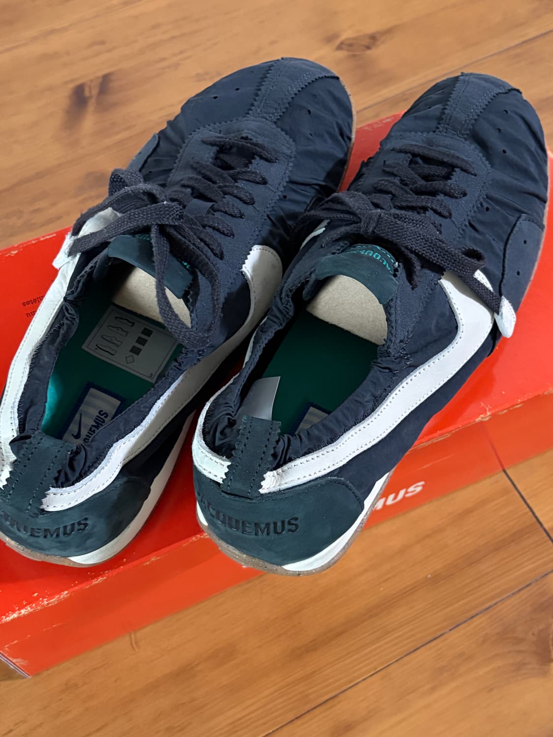 자크뮈스 나이키 문슈 오프 느와르 캐시미어 300 상품이미지1