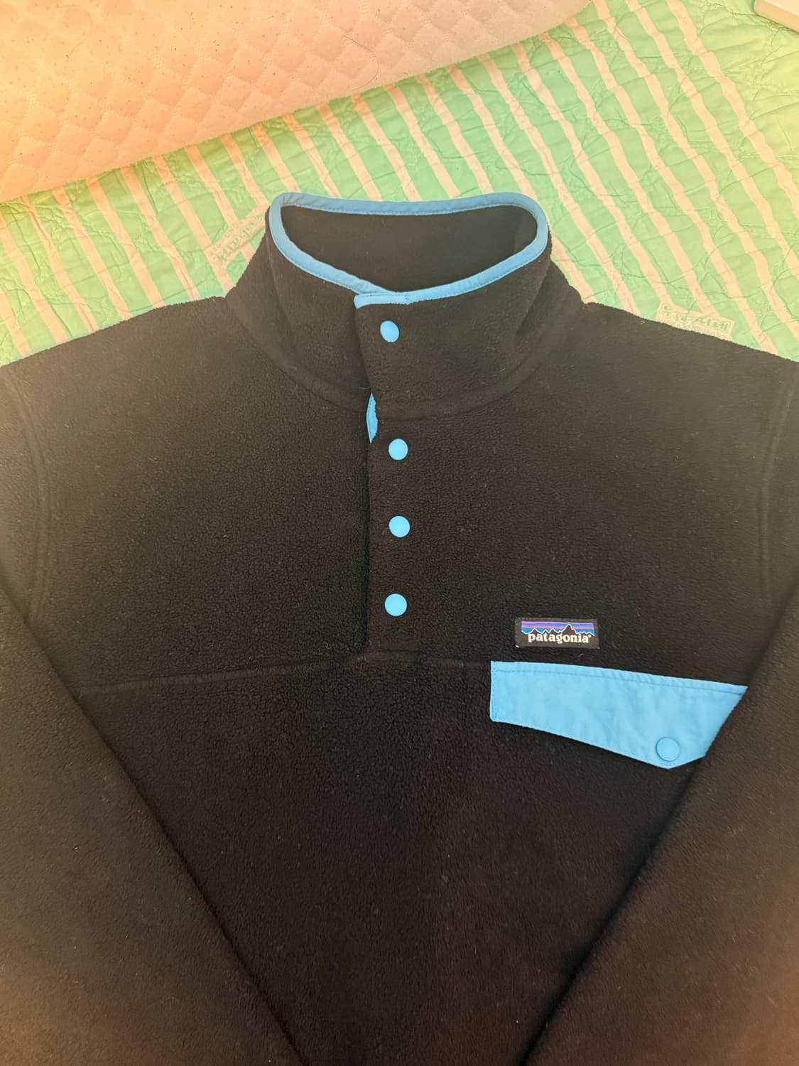 M) 파타고니아 신칠라 라이트웨이트 스냅티 플리스 풀오버 블랙 상품이미지2