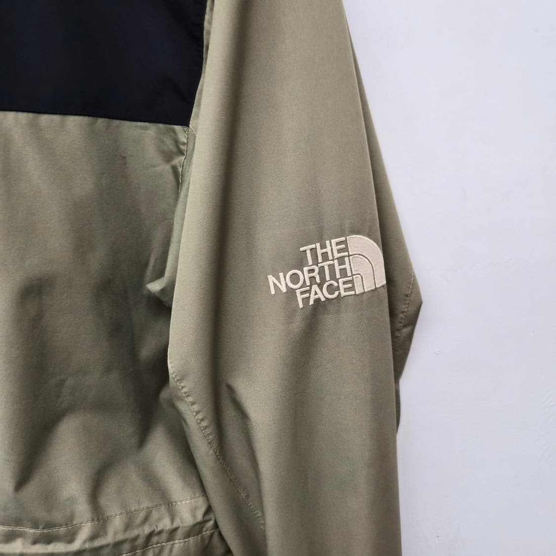 노스페이스 올드스쿨 바람막이 자켓 카키 남성 M 상품이미지3