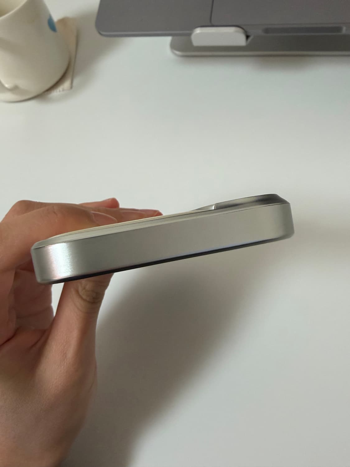 바로배송) 미닛뮤트 아이폰 17 실버 케이스 버터 상품이미지7