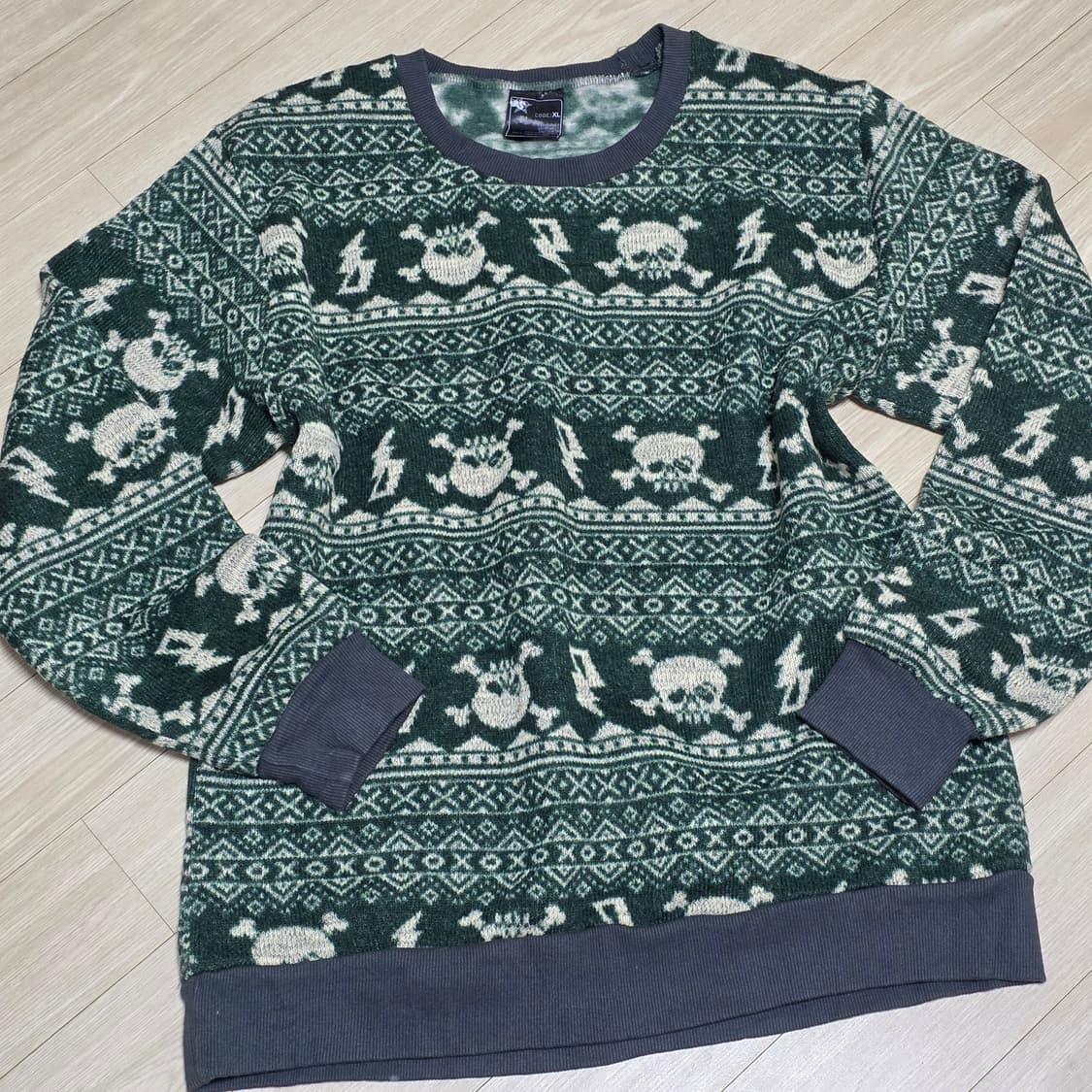 미국빈티지)y2k 해골패턴 노르딕 겨울 스컬 기모니트스웨터 상품이미지1