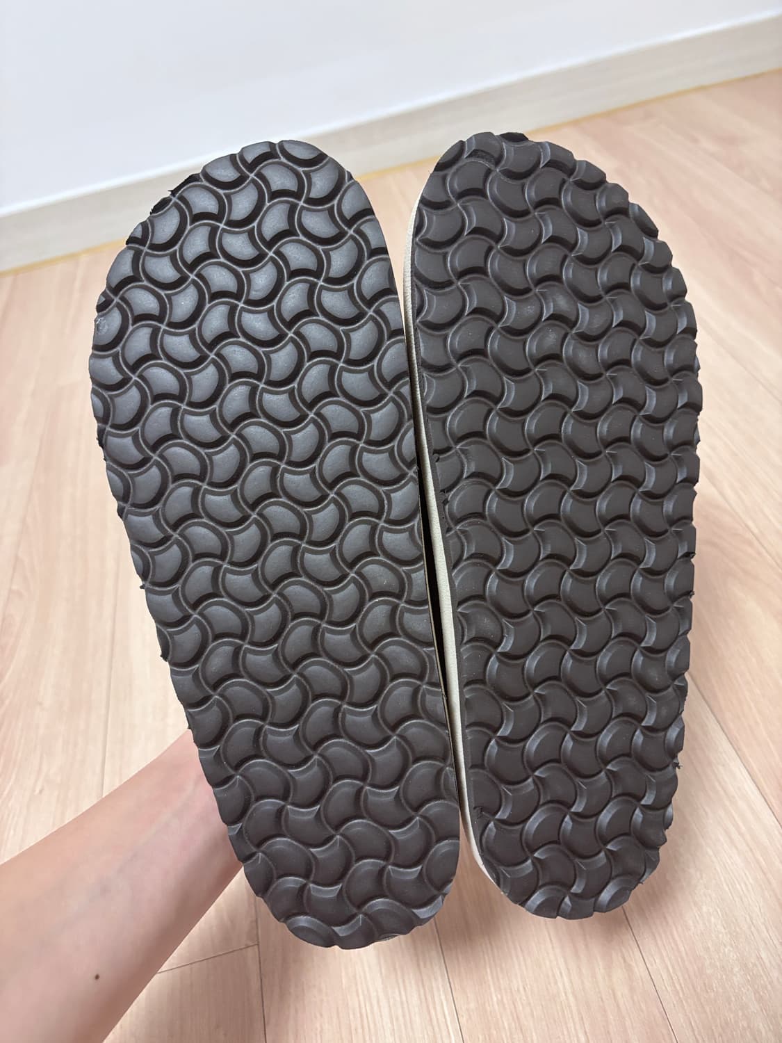 새상품) 270 자라 리얼 스웨이드 크로스 스트랩 샌들 상품이미지4