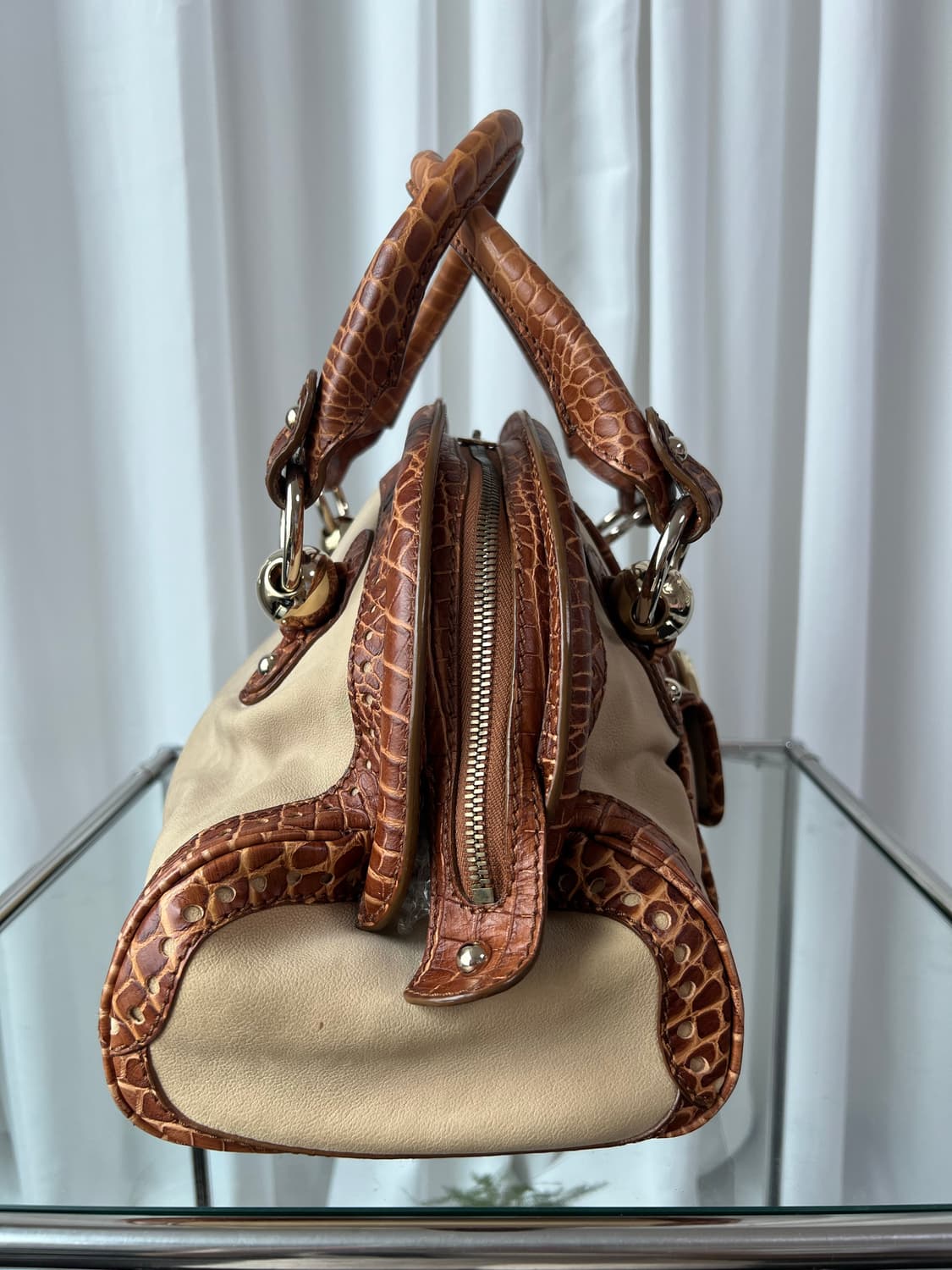 셀린느 엠보싱 숄더백 상품이미지7