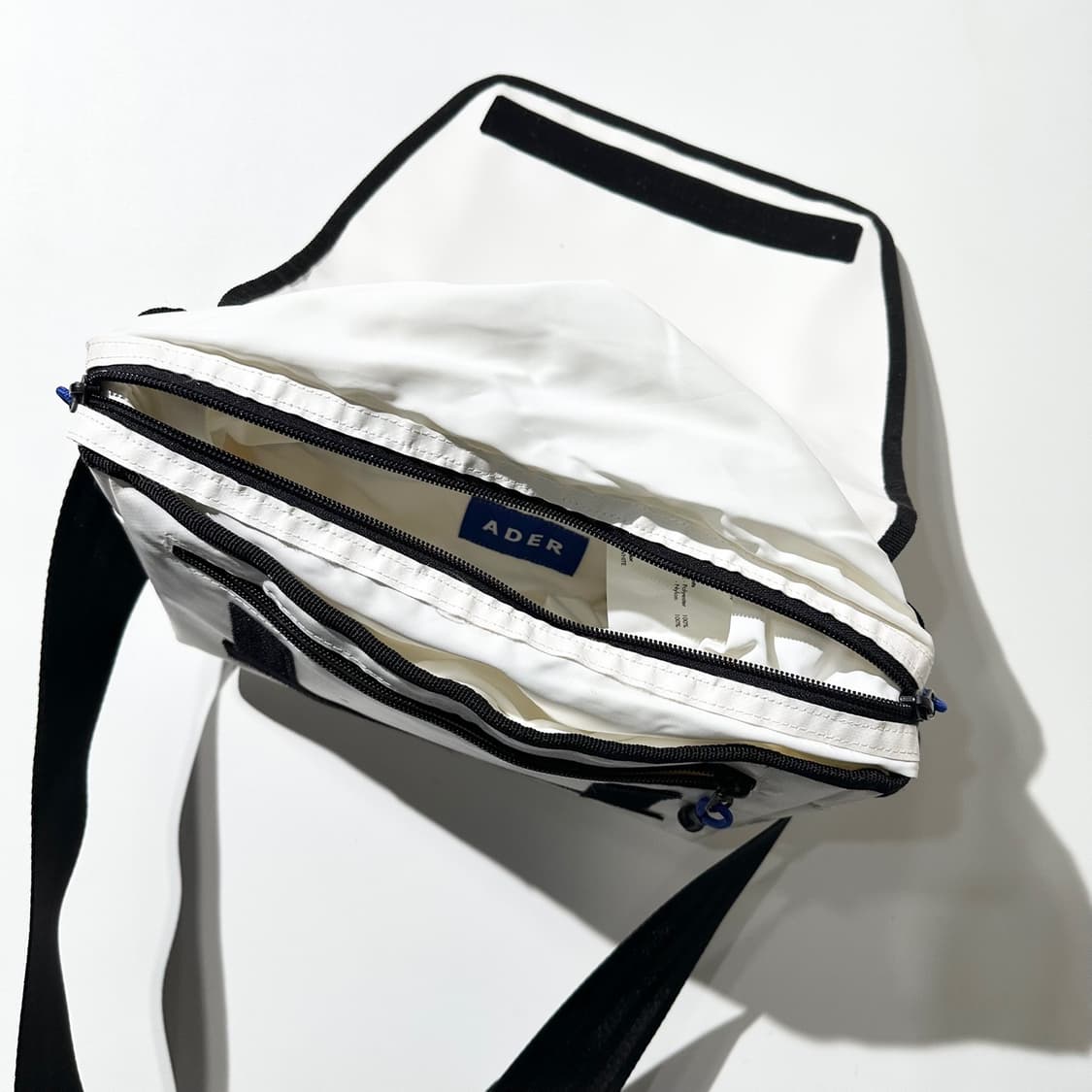 아더에러 트레이스 애드모어 크로스백 상품이미지5