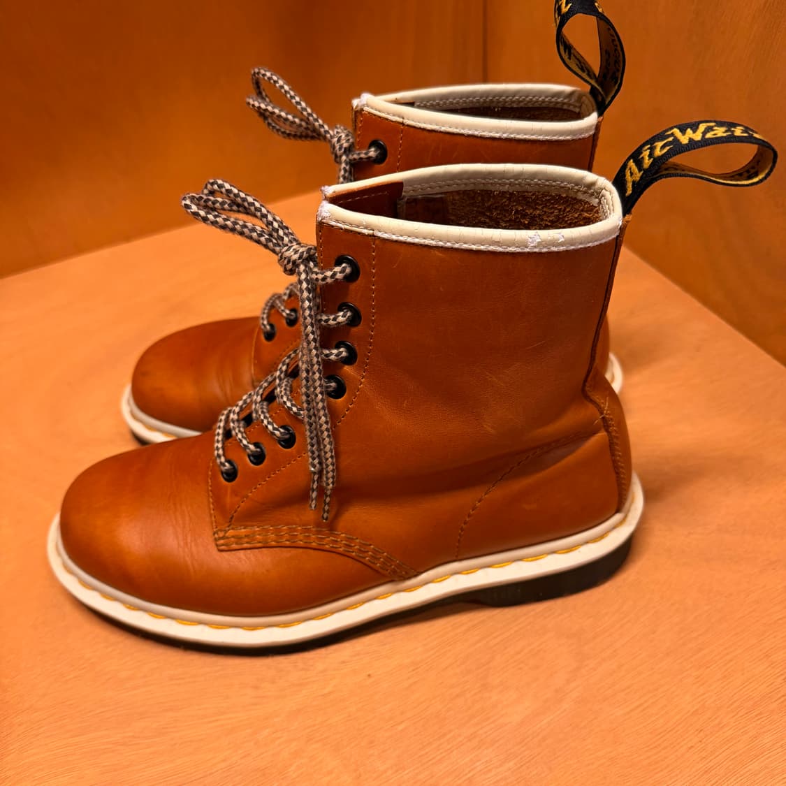 닥터마틴 1460 탄 브라운 부츠 8홀 260 상품이미지7