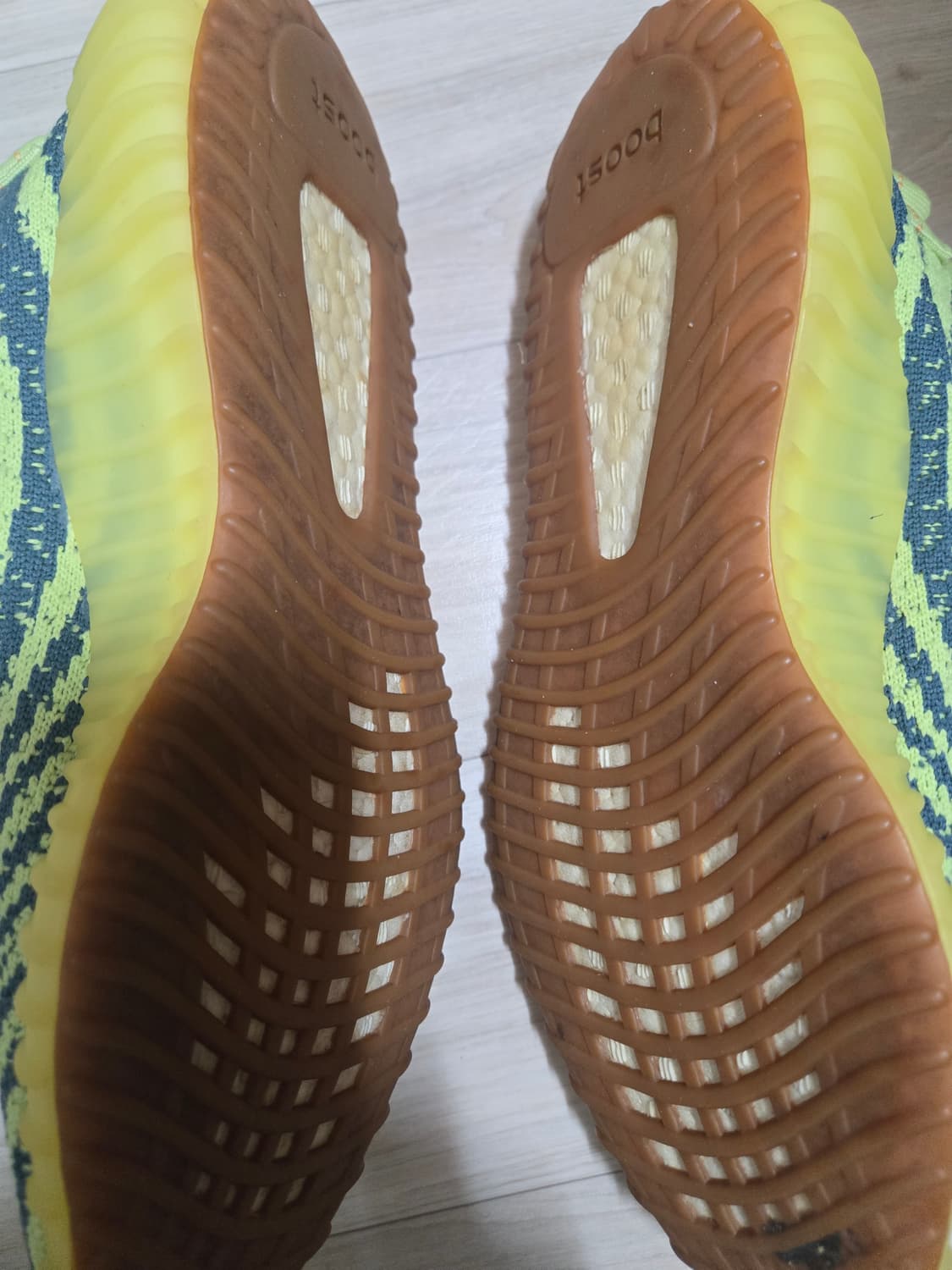 이지부스트 프로즌 옐러우 255 상품이미지4