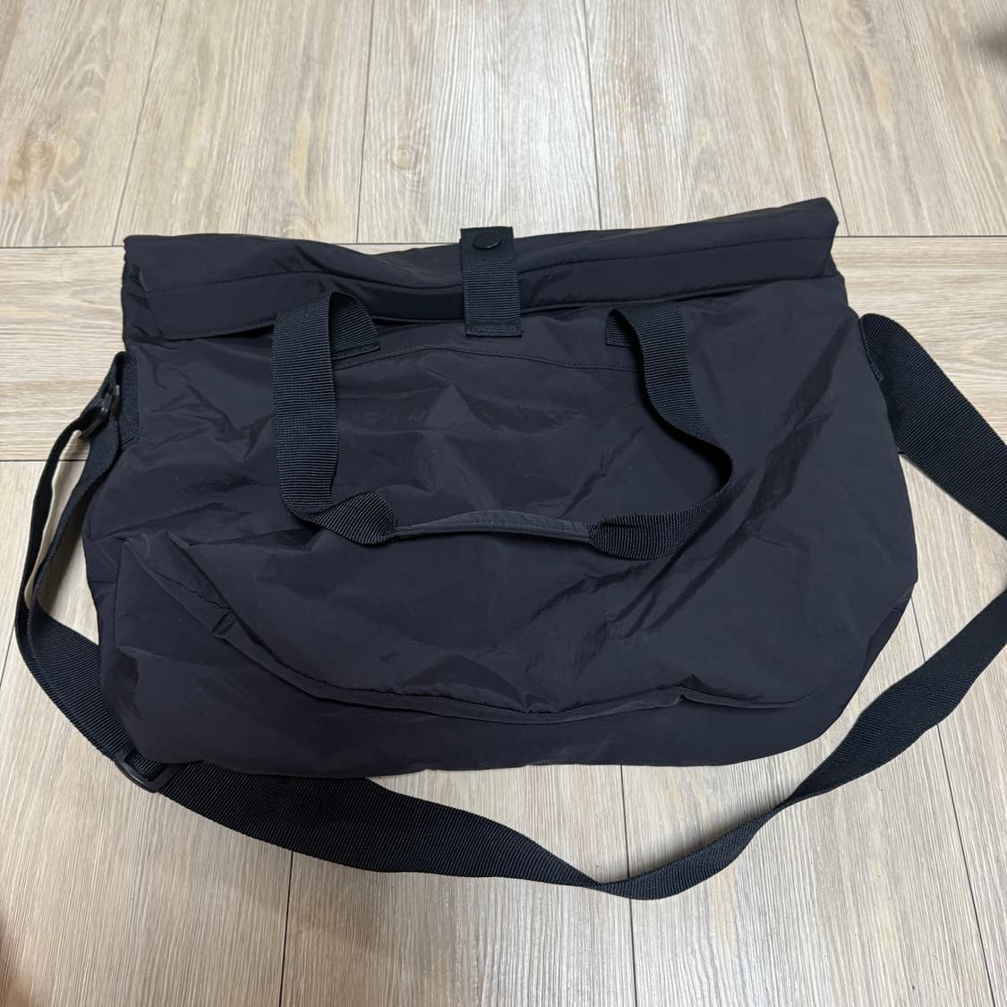 os) 49,000원 유니클로 u 롤백 블랙 가방 상품이미지2