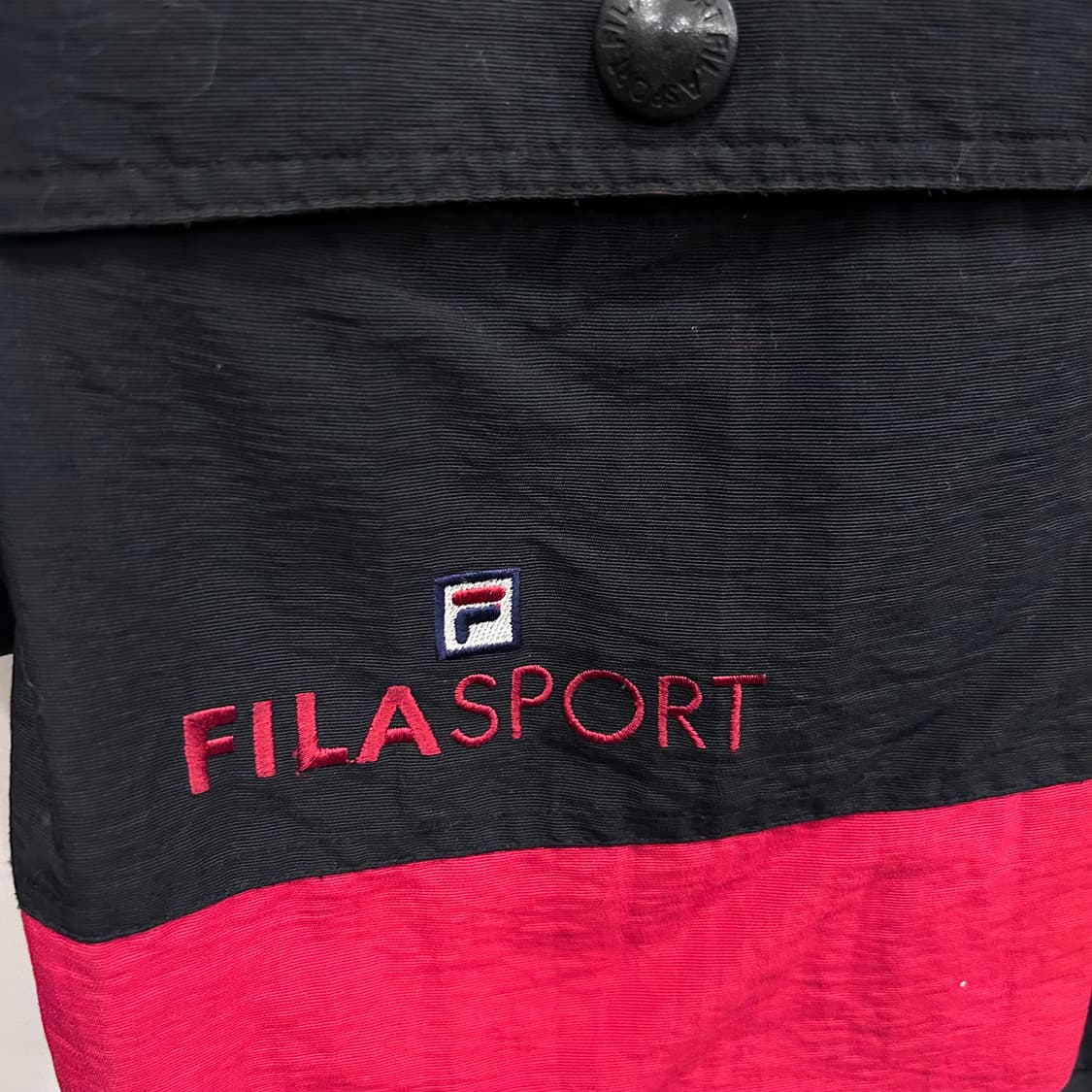 휠라 다운힐 올드스쿨 배색 헤비 나일론 점퍼 상품이미지3