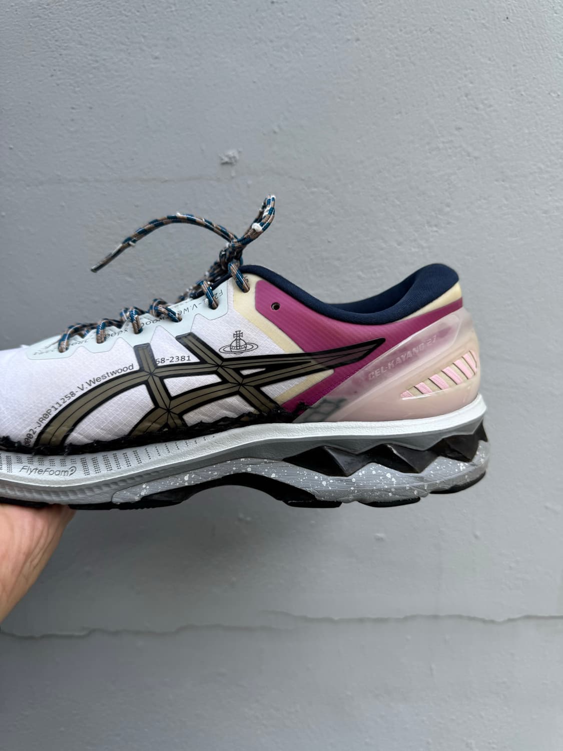 아식스 x 비비안 웨스트우드 스니커즈 상품이미지5