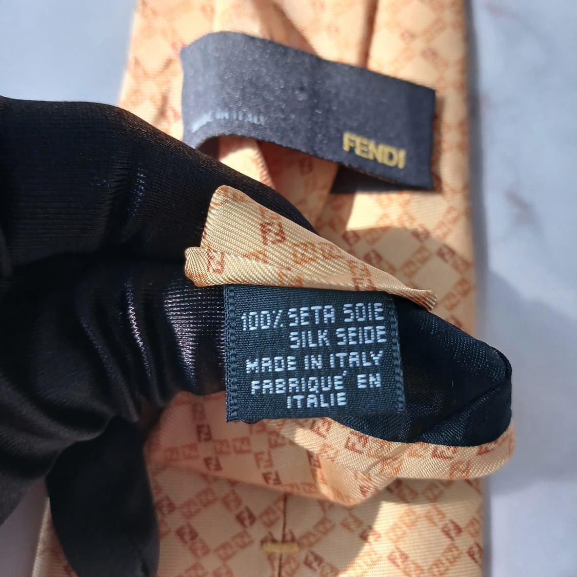 펜디 실크 옐로우 주카 로고 패턴 넥타이 9cm A+~A등급 E755
 상품이미지9