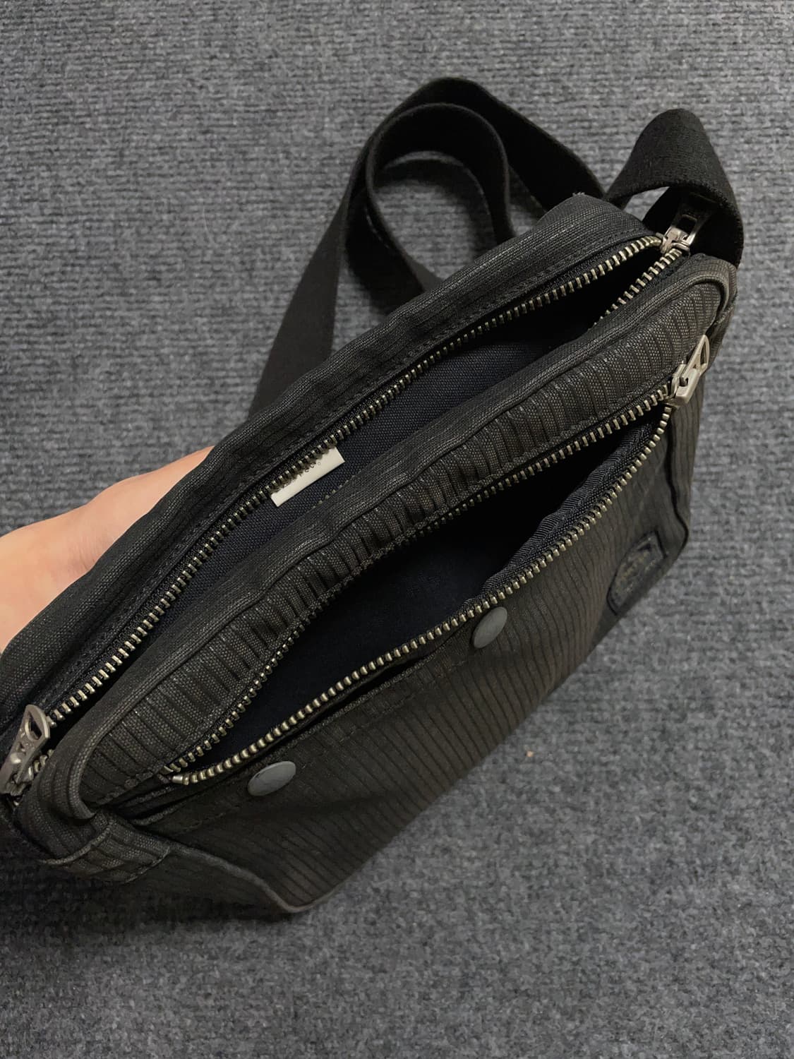 포터 드로잉 블랙 스트라이프 숄더백 상품이미지4