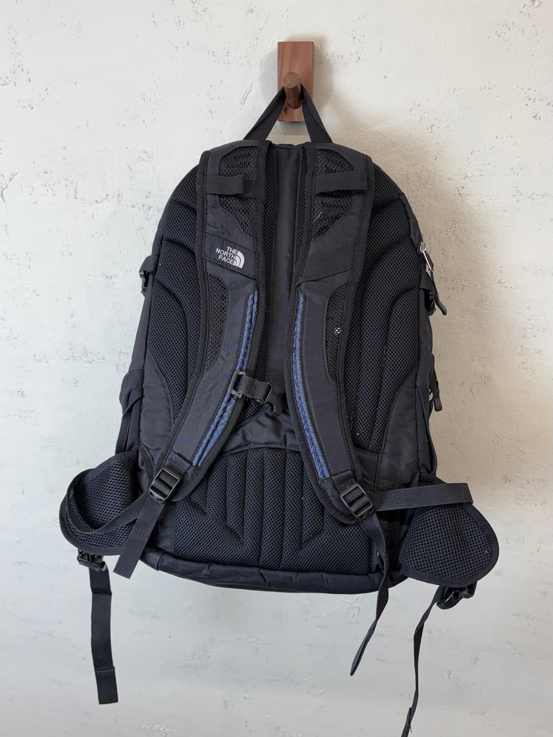노스페이스 서지 백팩 블랙 블루 상품이미지2