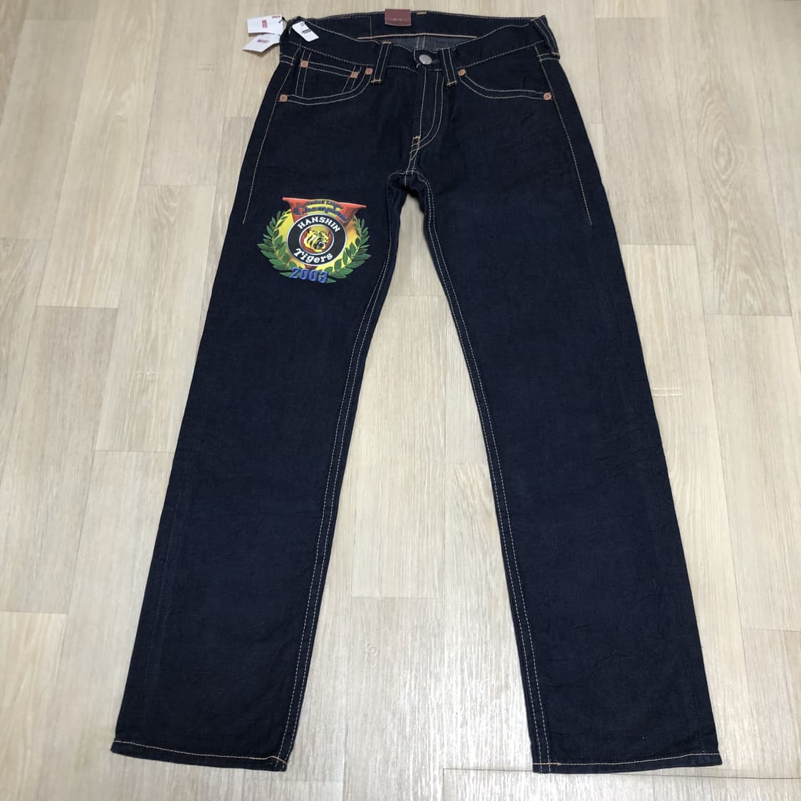 (30) 새상품 리바이스 타입원 2003 한신 타이거즈 우승 기념 팬츠 상품이미지1