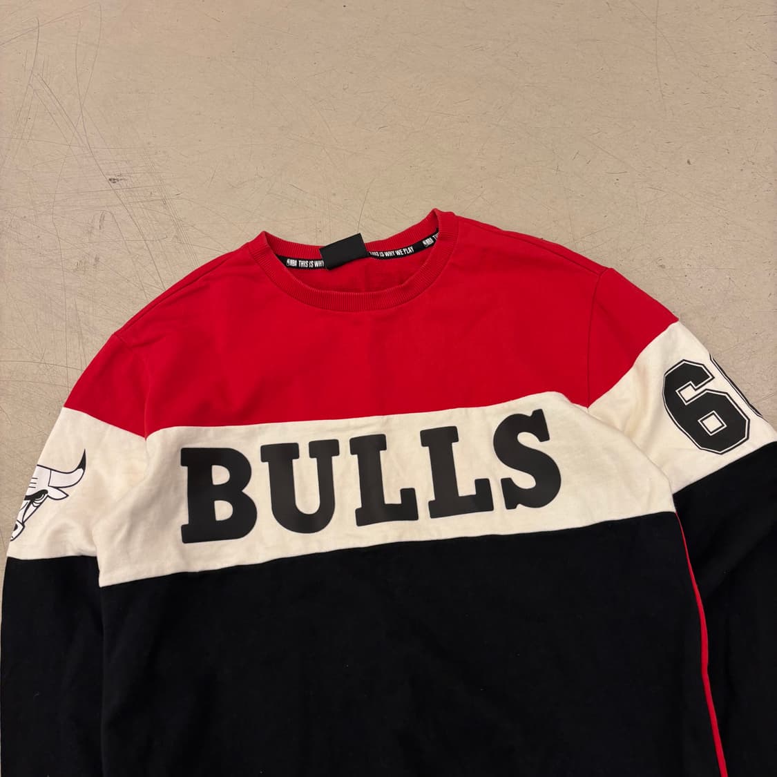 NBA 시카고 불스 배색 빅로고 맨투맨 상품이미지2