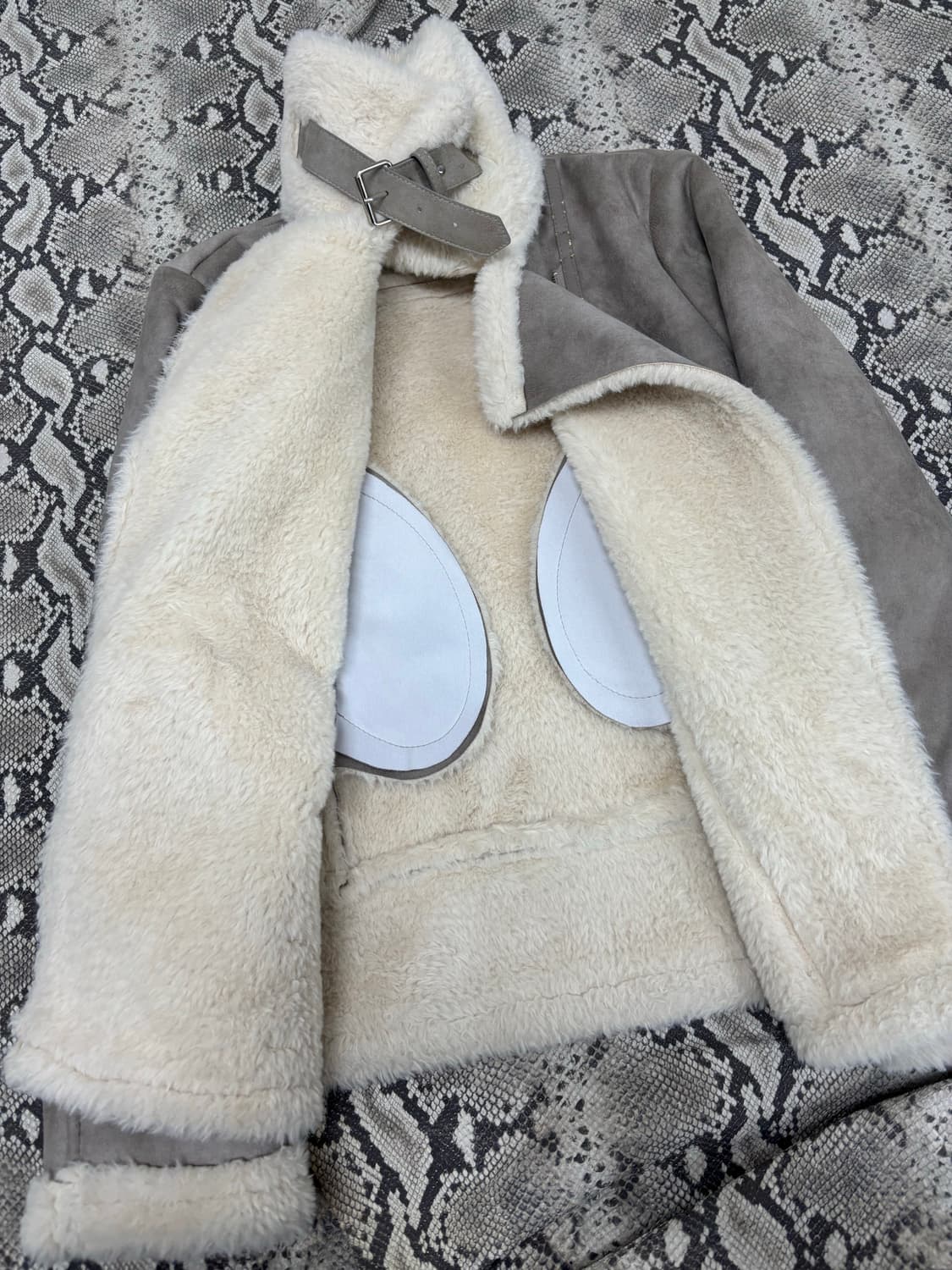 Grey Y2K Washed Neck Buckle Mustang 상품이미지8