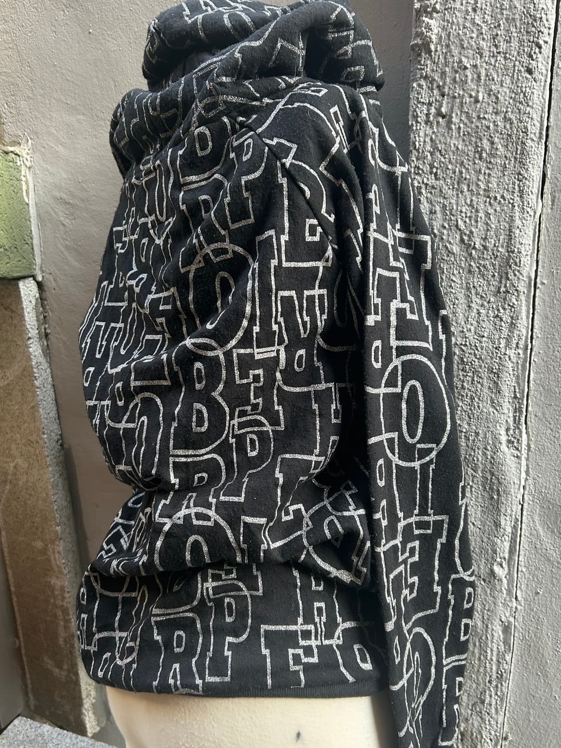 2000s JPN 갸루 실버 프린팅 블랙 후드티 상품이미지5