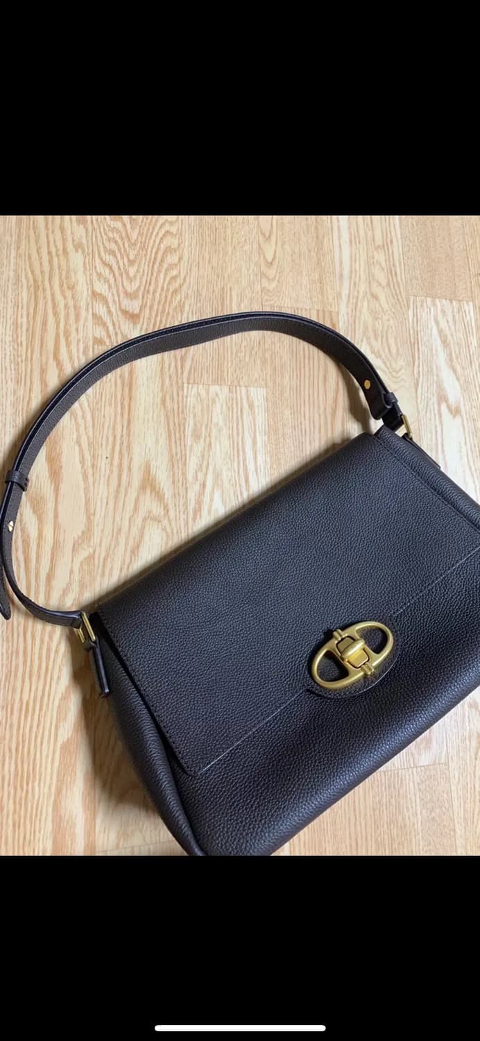 아떼바네사브루노 슈렁큰 레더 숄더백 M 다크브라운 상품이미지5