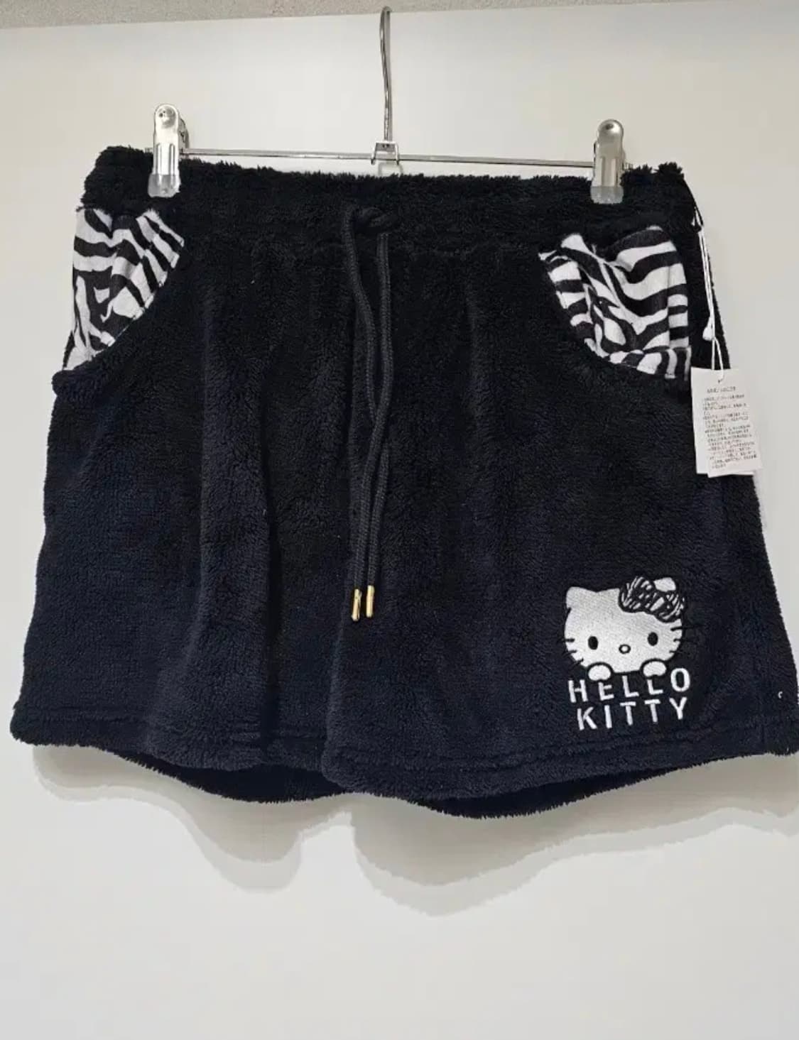 <오늘특가>돈키호테 EGOIST 헬로키티 콜라보 셋업 M사이즈 상품이미지4