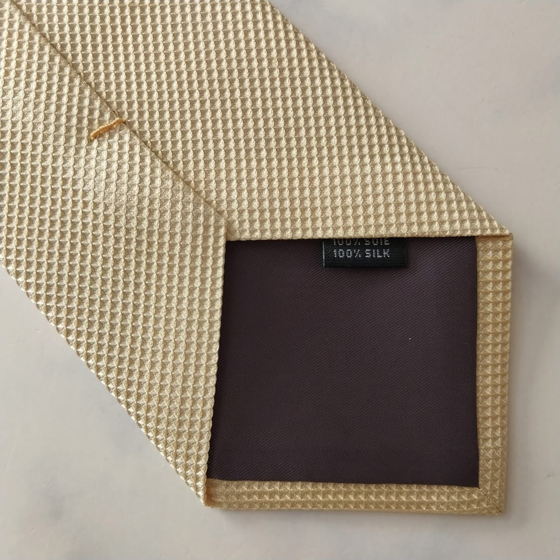 지안프랑코 페레 실크 아이보리 텍스처 넥타이 8.7cm A등급 K1714 상품이미지9