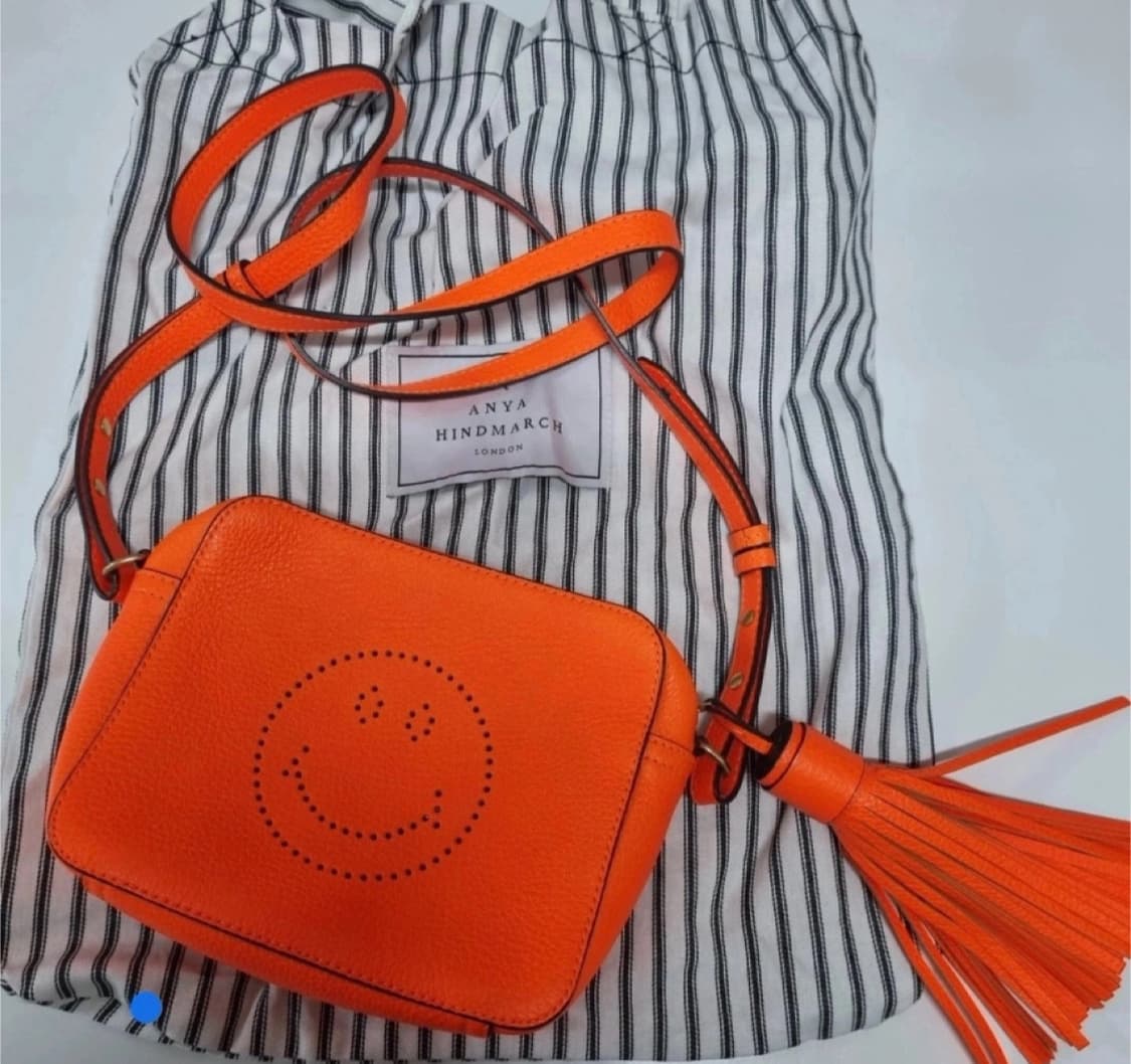 anya hindmarch 안냐 힌드마치 스마일리 크로스백 상품이미지1