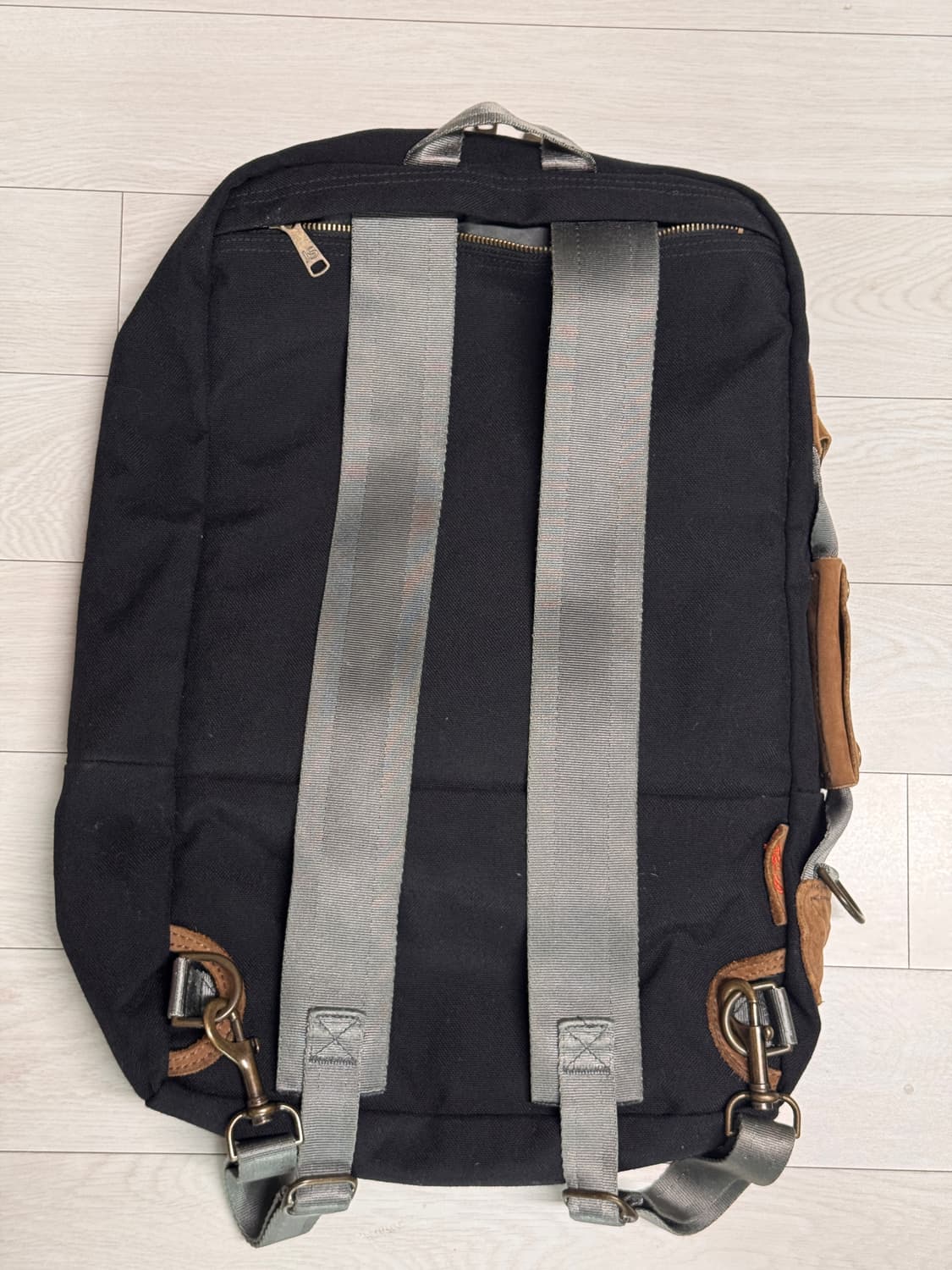 잔스포츠 헤리티지 백팩 검정색 상품이미지2