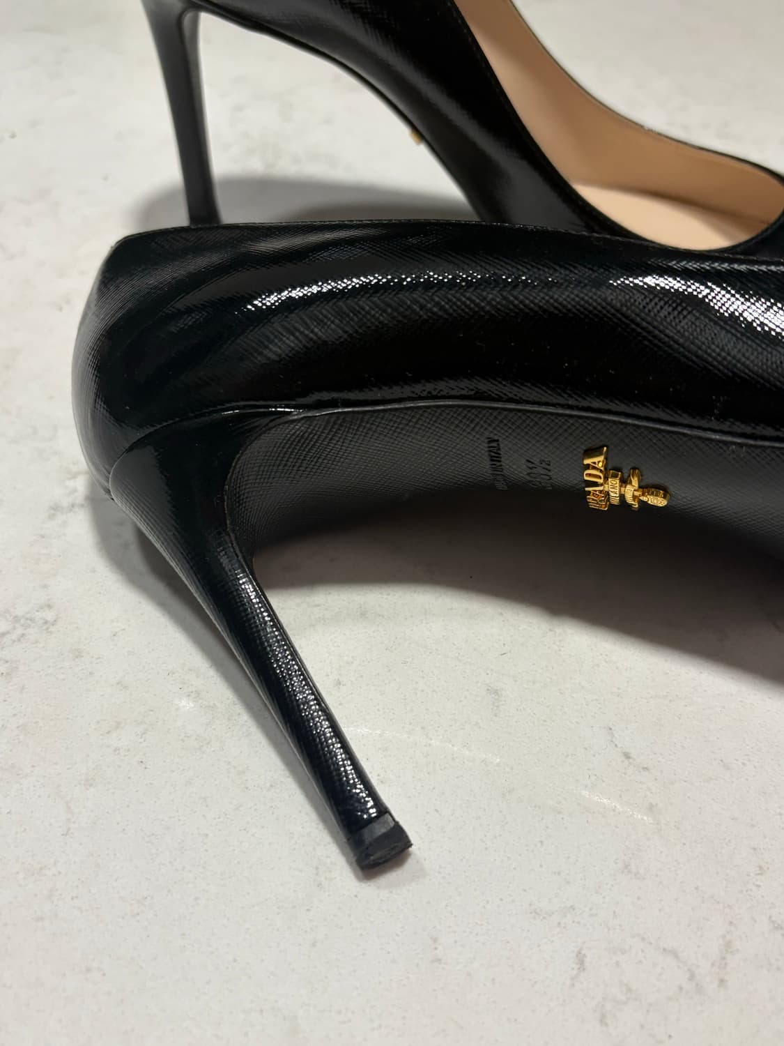 프라다 포인트토 펌프스 힐 38.5 상품이미지2