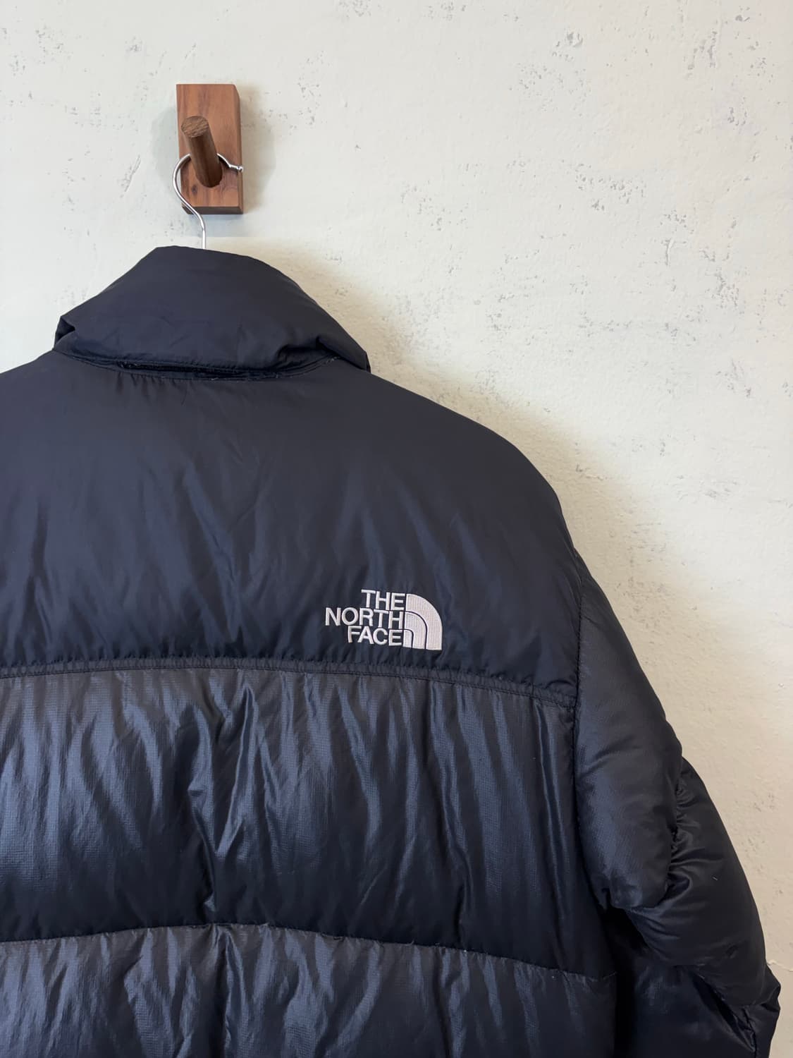 노스페이스 해외판 700 눕시 다운 패딩 블랙 상품이미지4