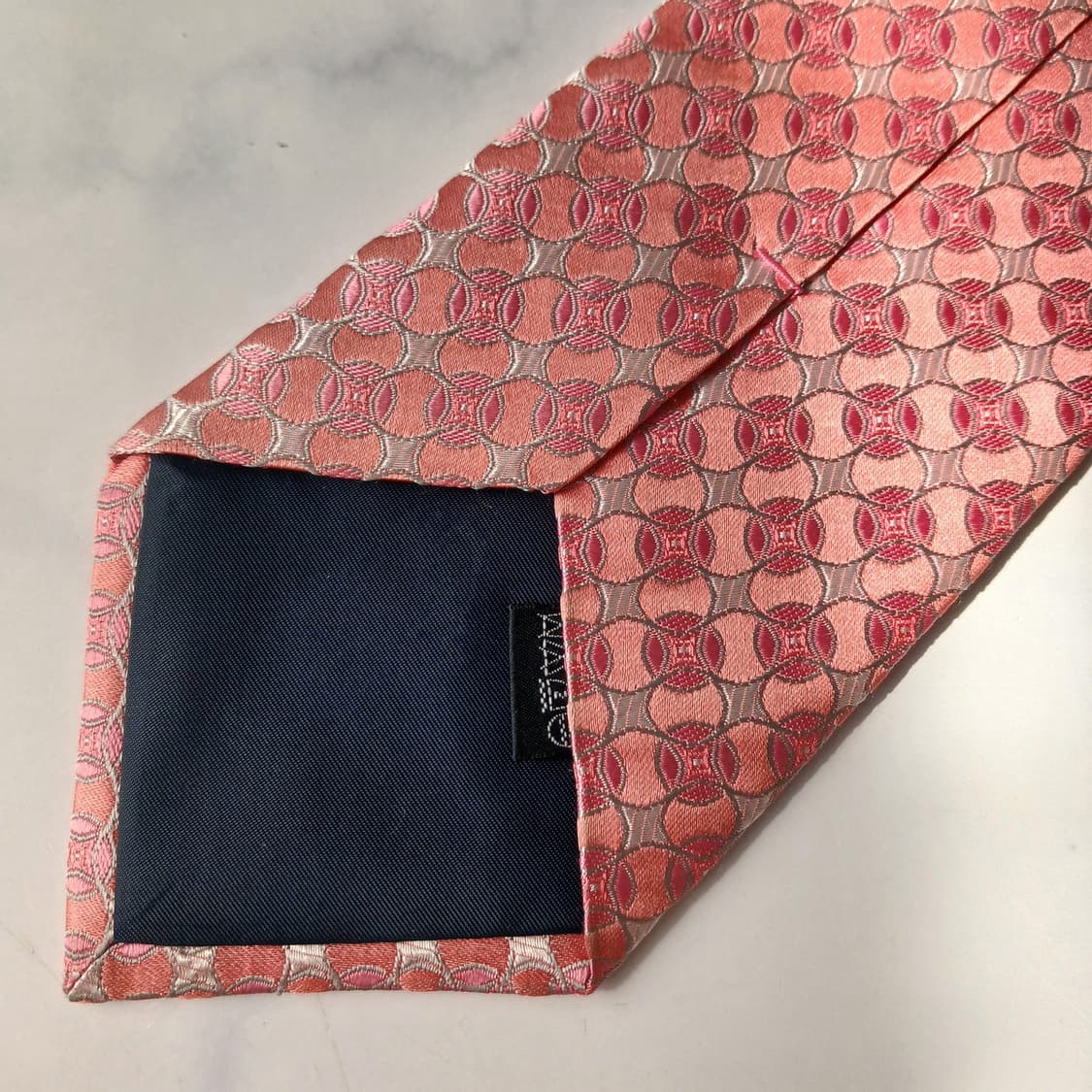 아쿠아스큐텀 실크 핑크 패턴 넥타이 9.2cm A+등급 E785
 상품이미지8