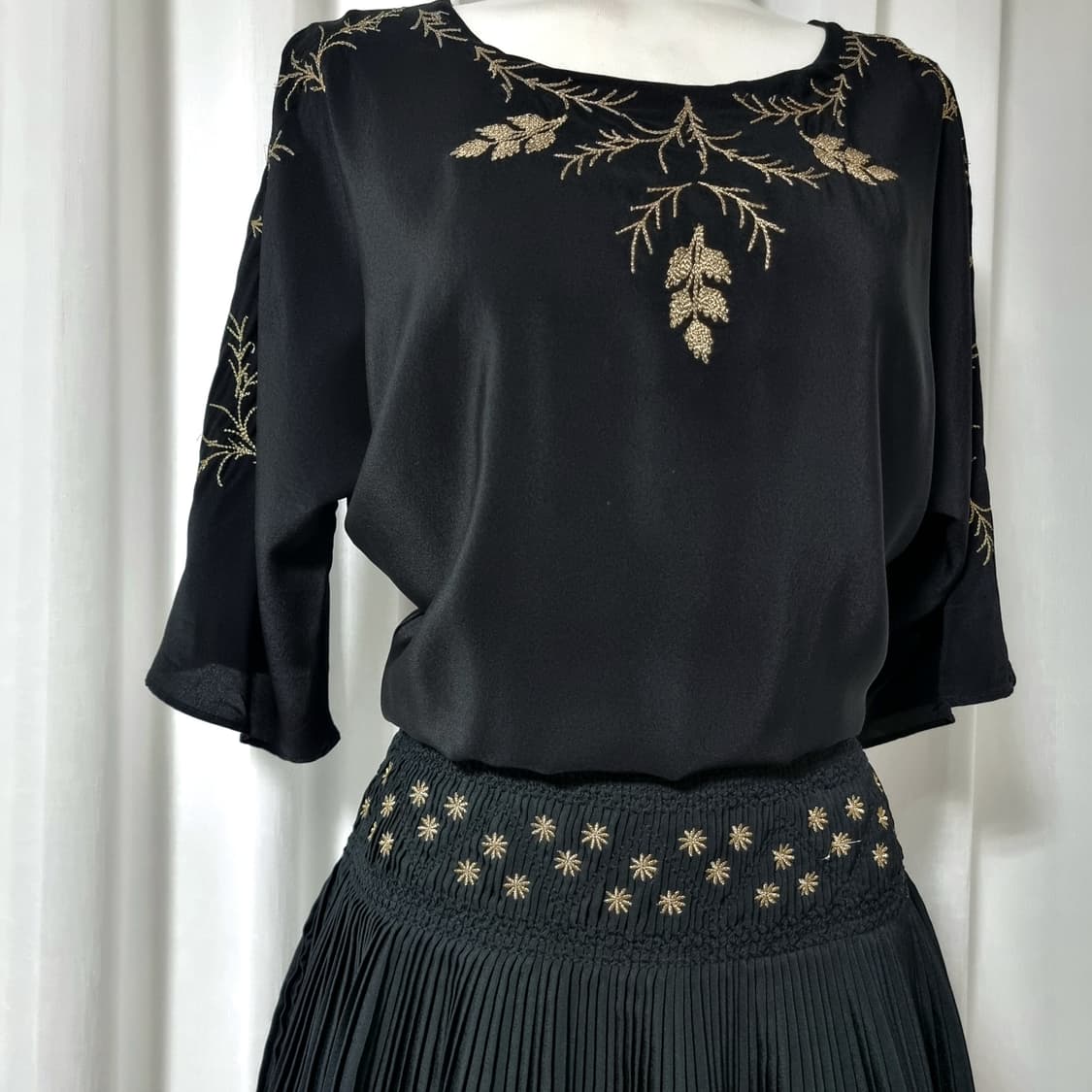 바네사브루노 실크100% 나그랑숄더 가오리핏 플리츠 원피스 (55/34) 상품이미지5