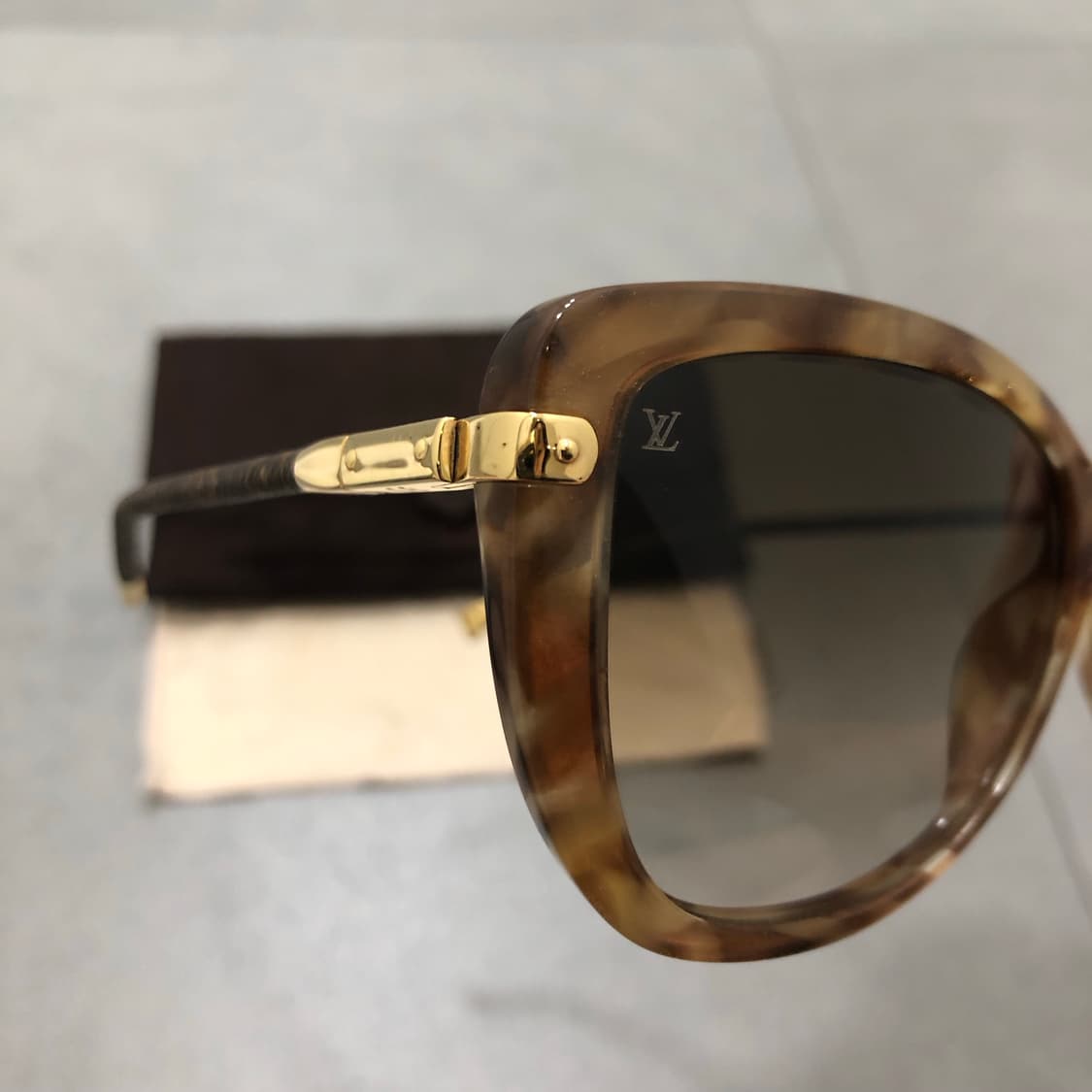 루이비통 모노그램 폴딩 선글라스 상품이미지4