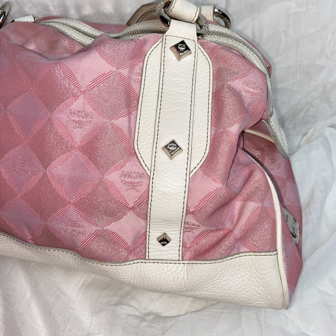 MCM 핑크자카드 화이트 숄더백 상품이미지2