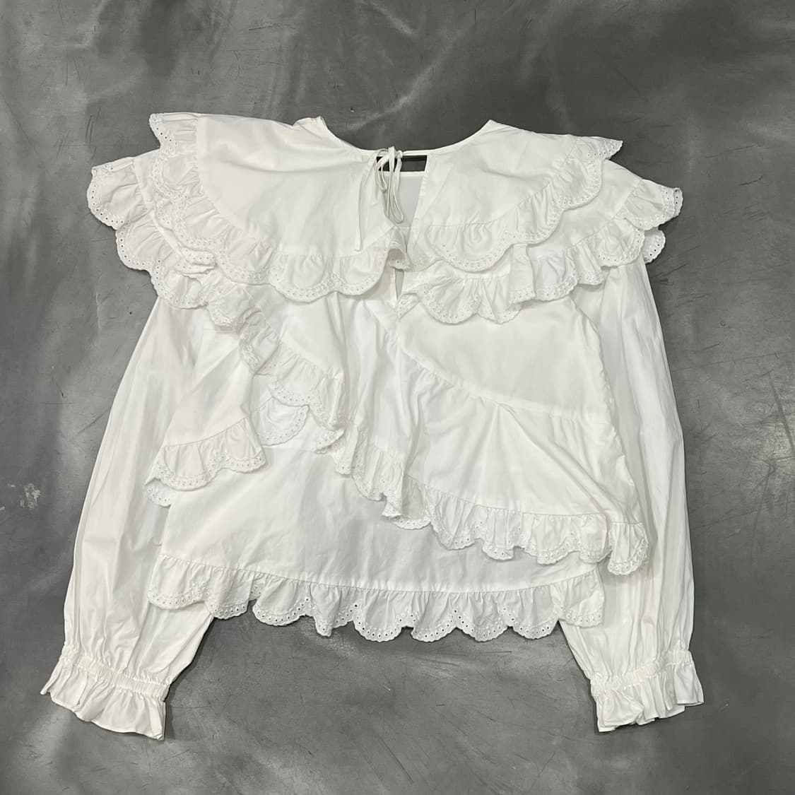  이자벨마랑 펀칭 러플 블라우스 y14636 상품이미지2