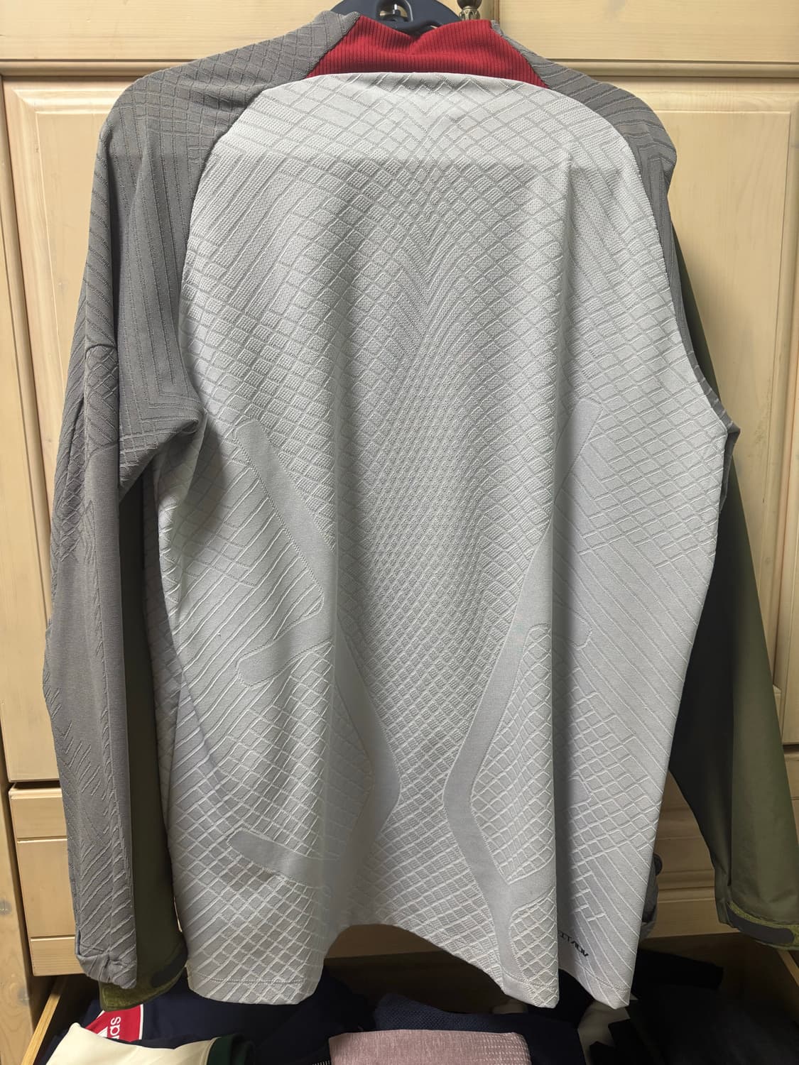 22-23 리버풀 코치 지급용 ADV 드릴탑 긴팔 상품이미지2